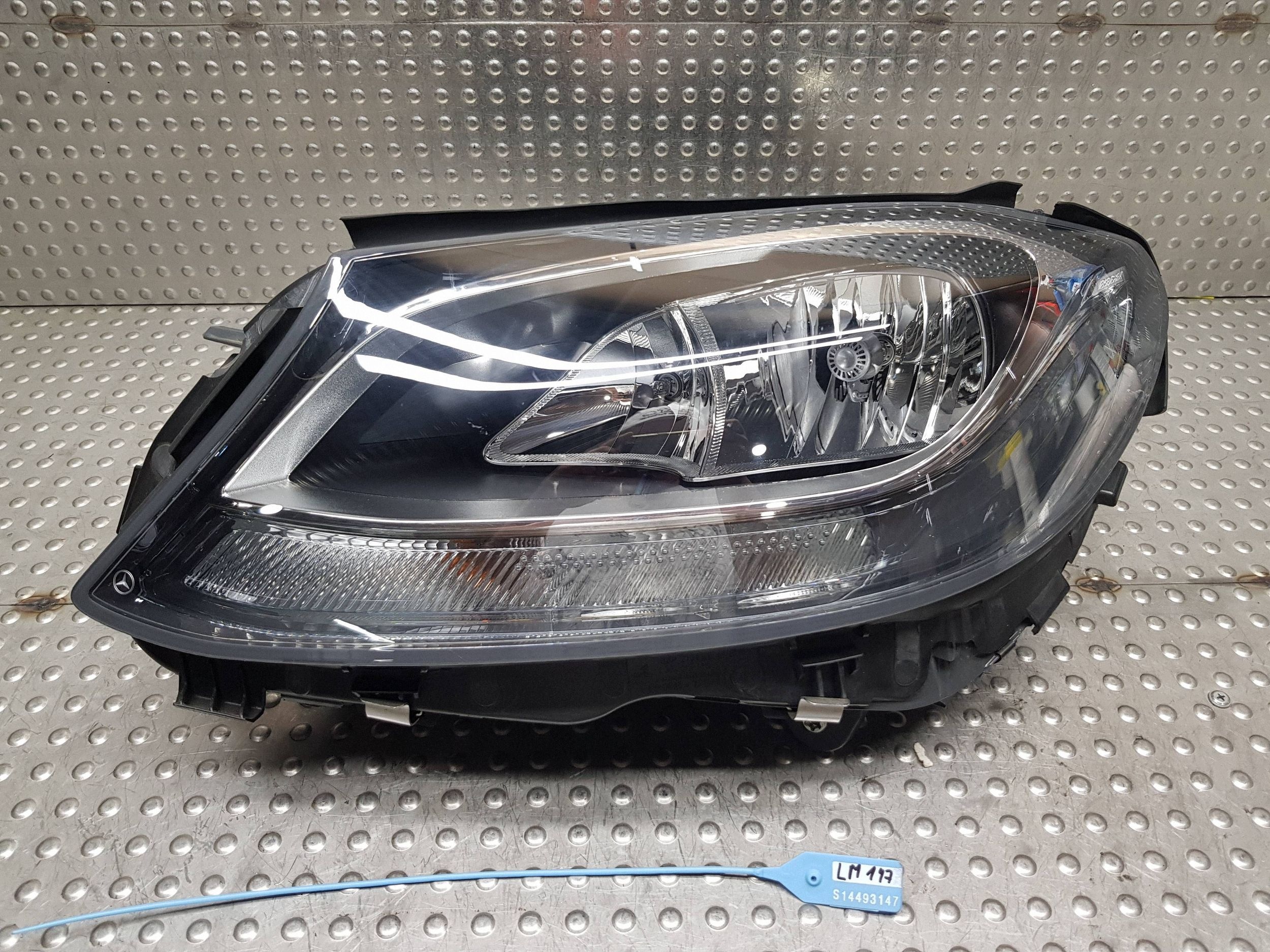 light REFLEKTOR left front H7 A2058200761 MERCEDES C-class W205