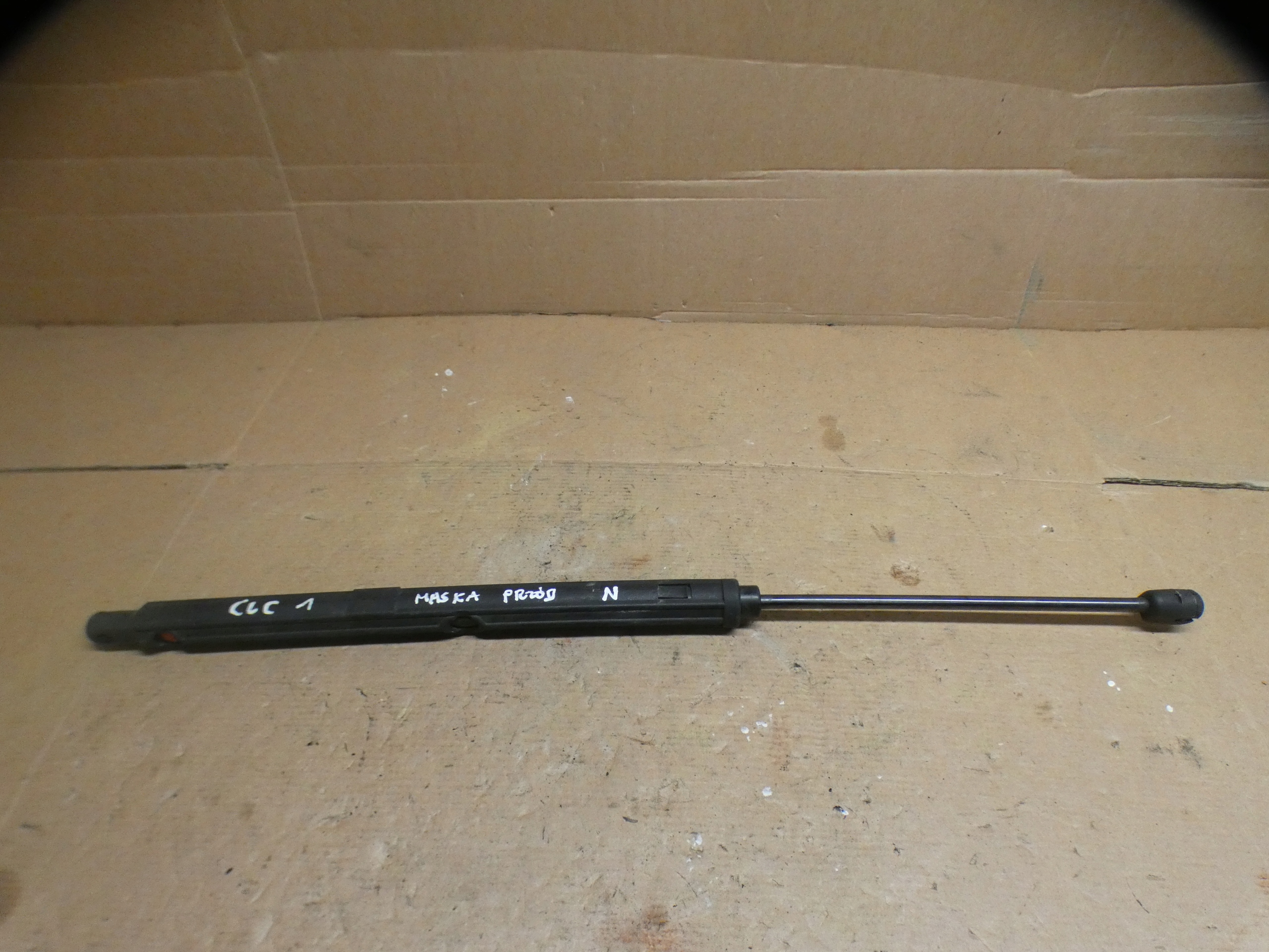 SILOWNIKI shock absorbers bonnets KOMPLET MERCEDES W203