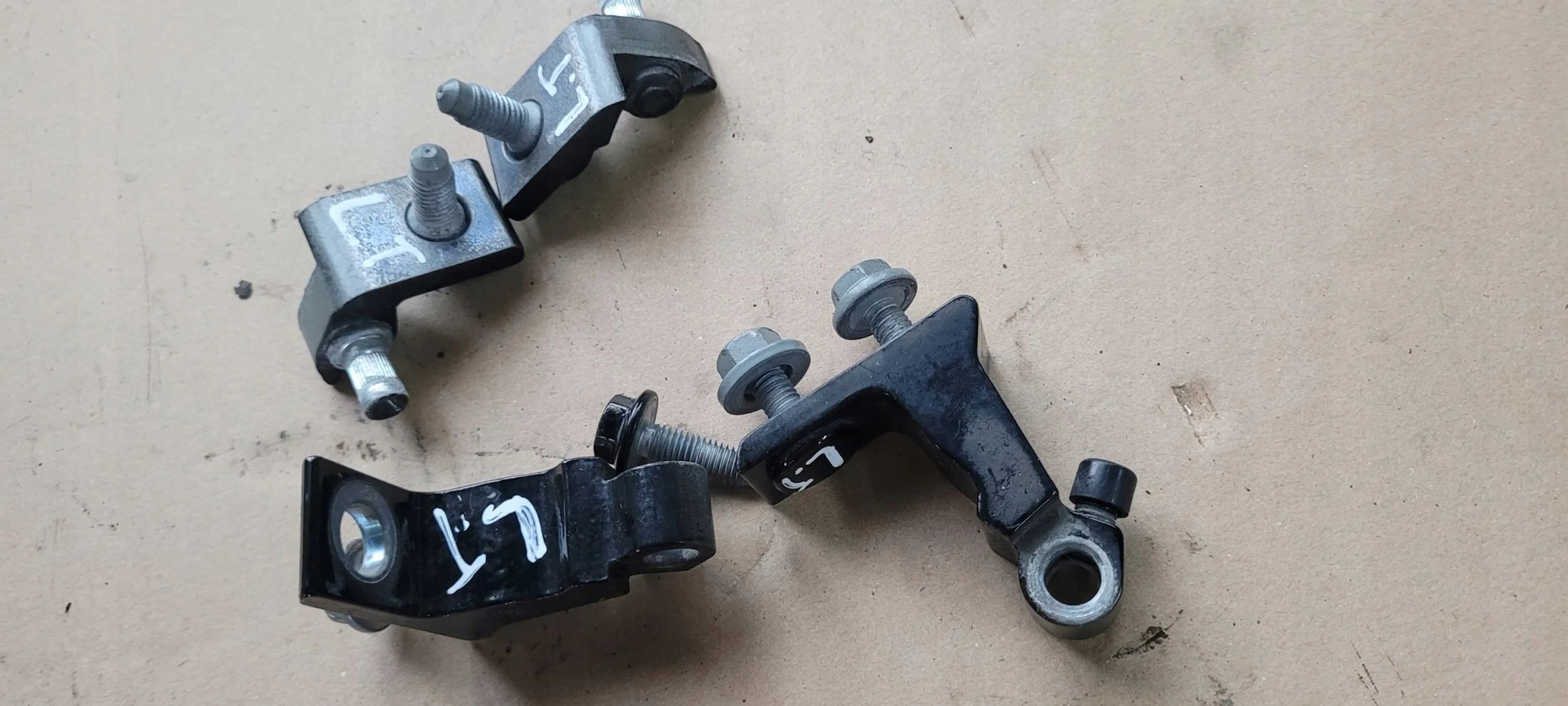 A6 C7 4G LIFT hinge hinges left rear part rear. KOMPLET LY9B