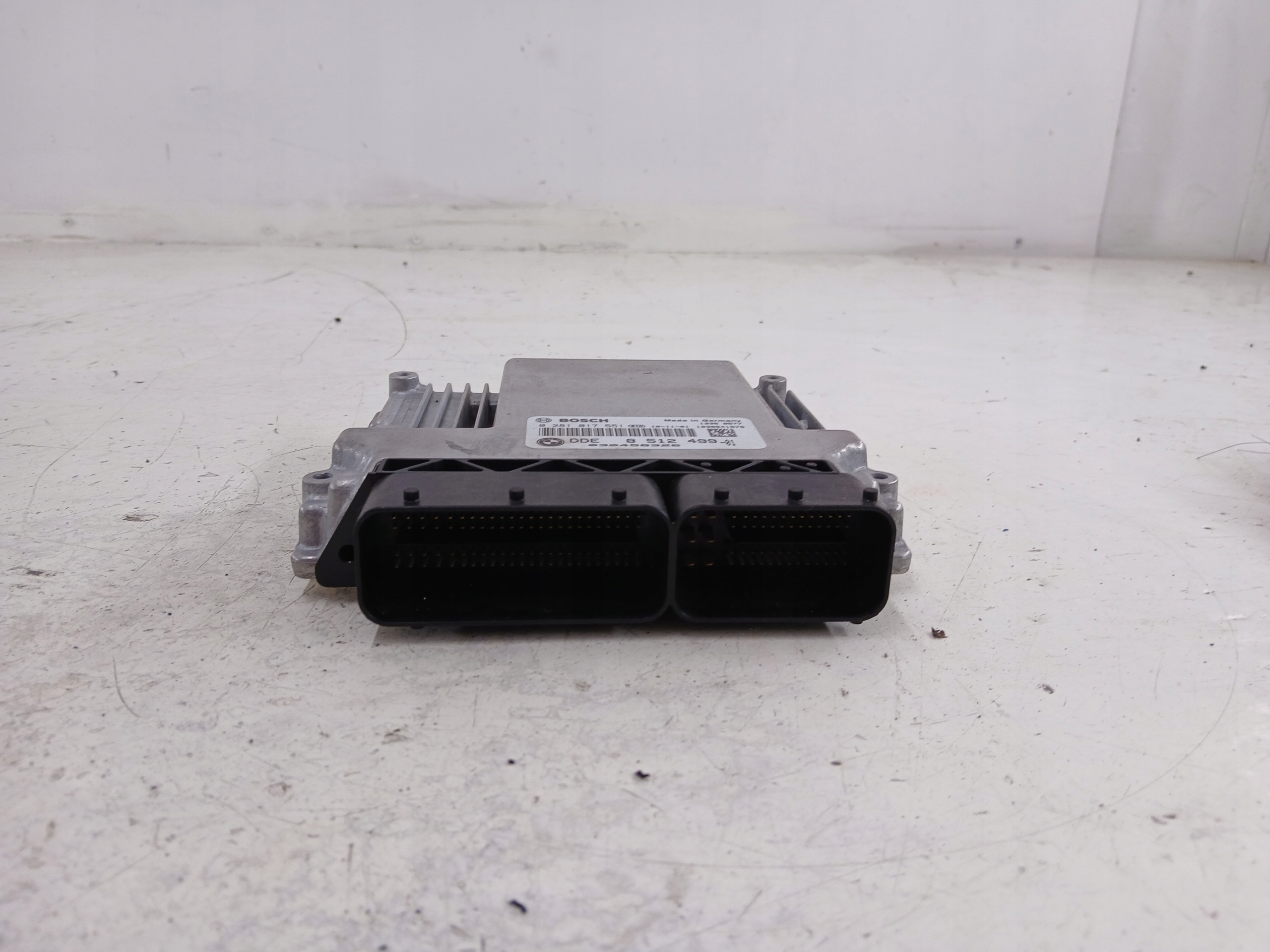 BMW E87 E84 2.0 D Bedienteil DES MOTORS 8512499