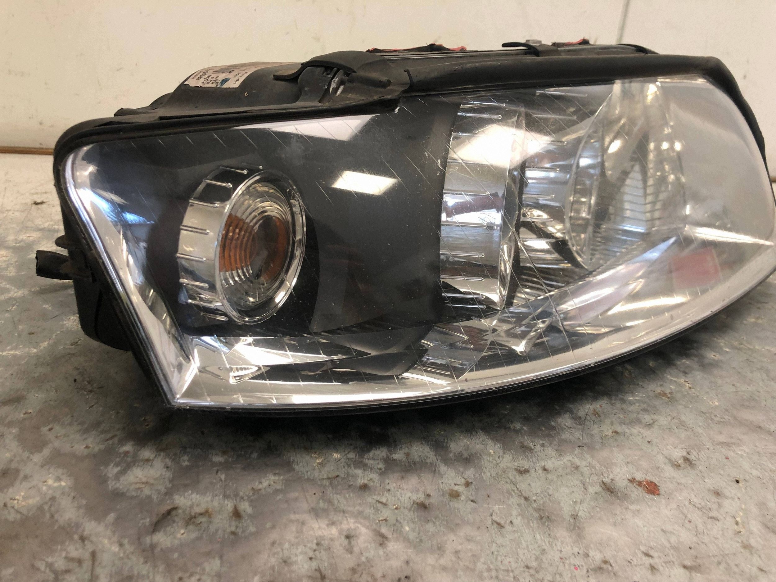 light right front XENON AUDI A4 B6 8E0941004C