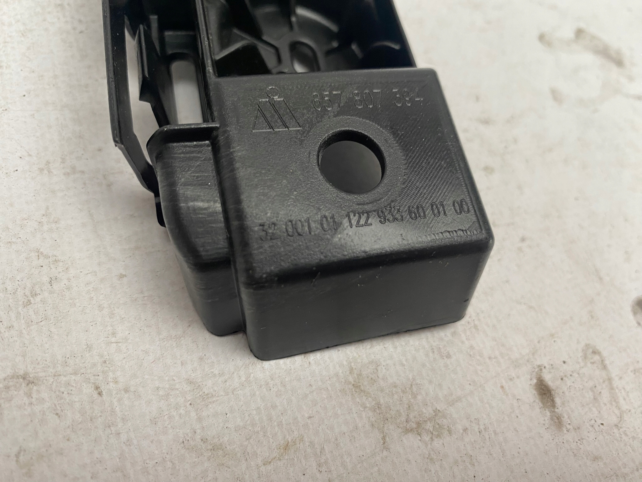 SKODA SCALA 19- Support Support plaque Pare choc Droite Arrière