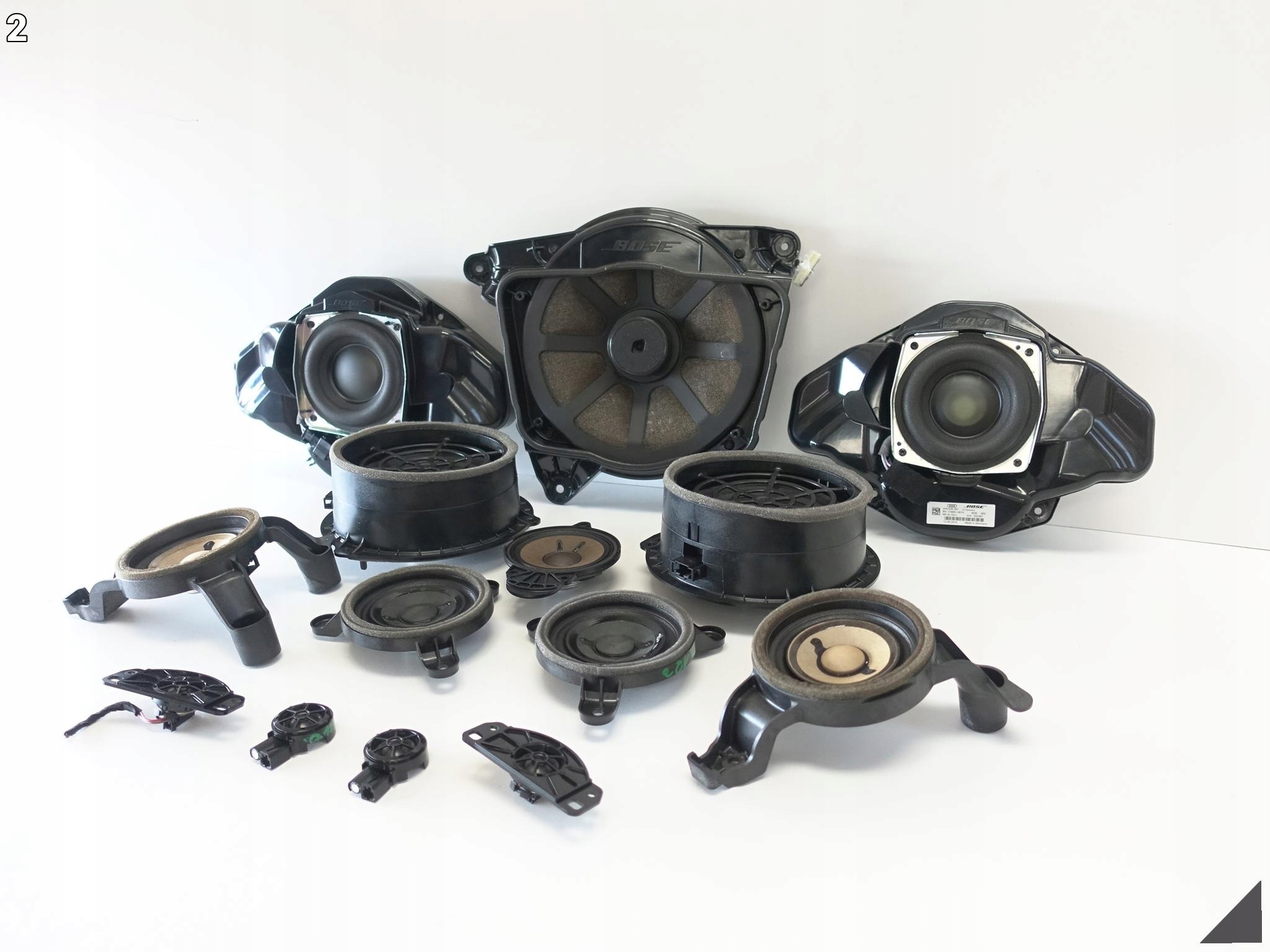 AUDI A8 S8 4H0 D4 SESTAVA SUBWOOFER repráků BOSE