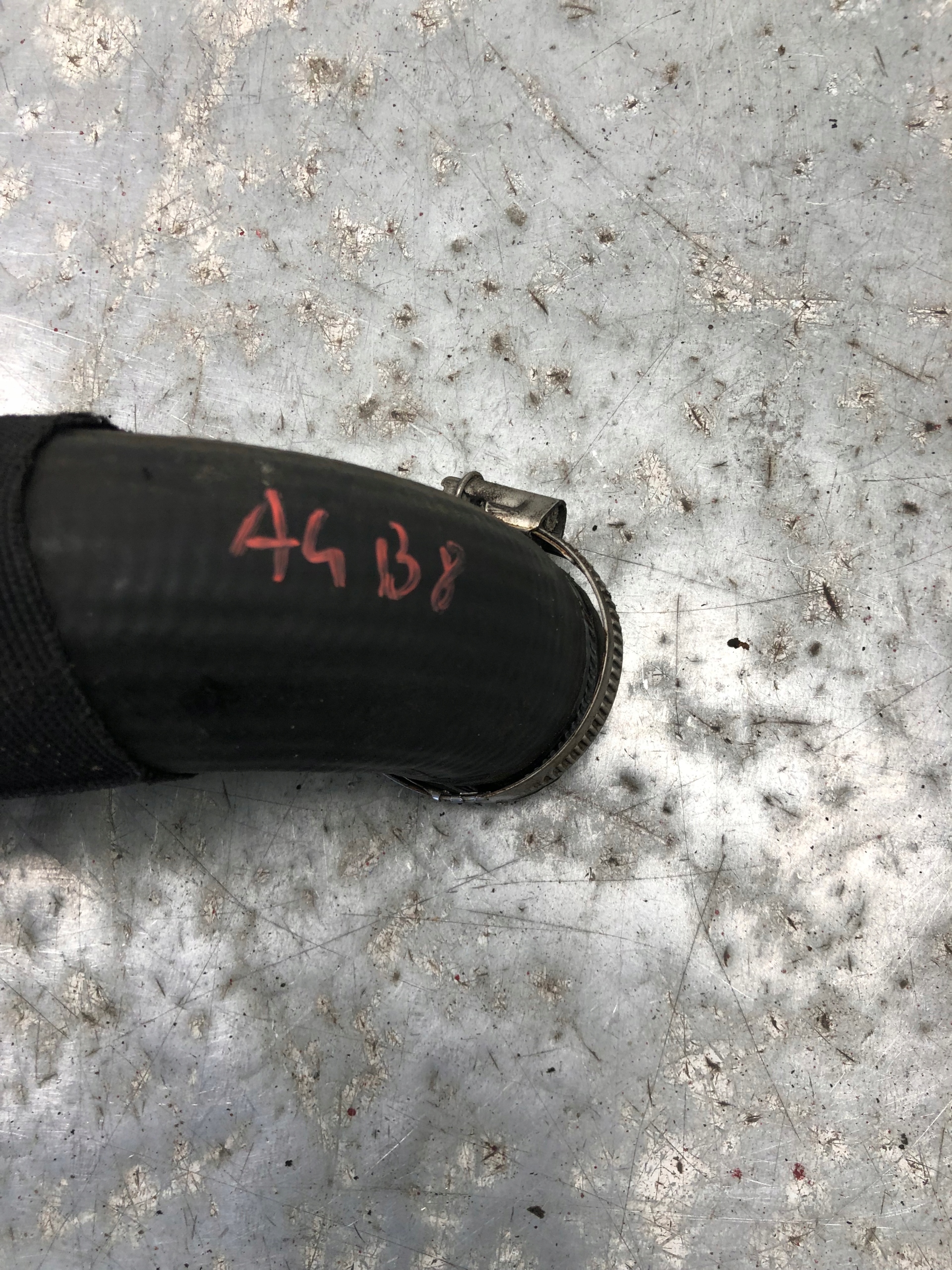 rohr Schlauch intercooler AUDI A4 B8 8K0145738AF