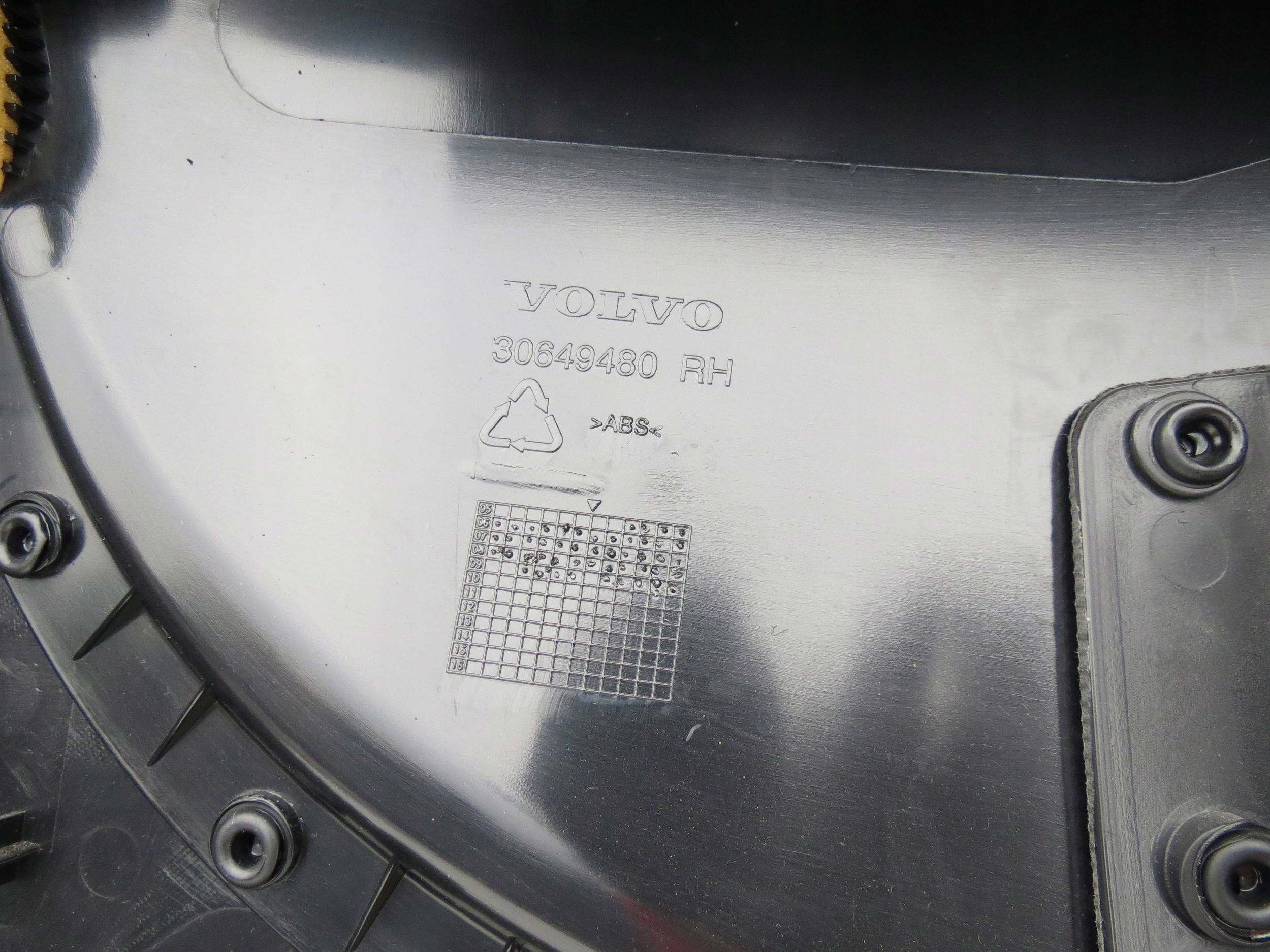 side right front VOLVO V70 lll 3.2 B R6 243 KM 07-16r 30649480
