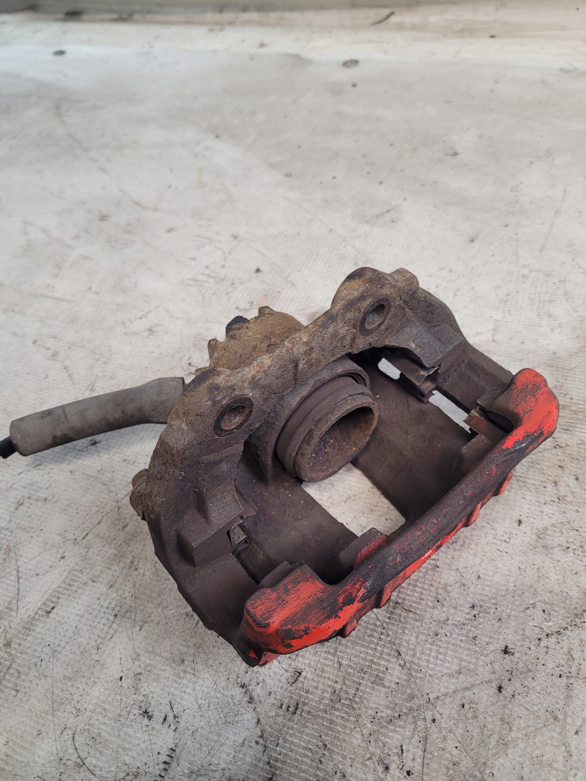 caliper brake left front JARZMO PEUGEOT 307 2.0HDI 02r.