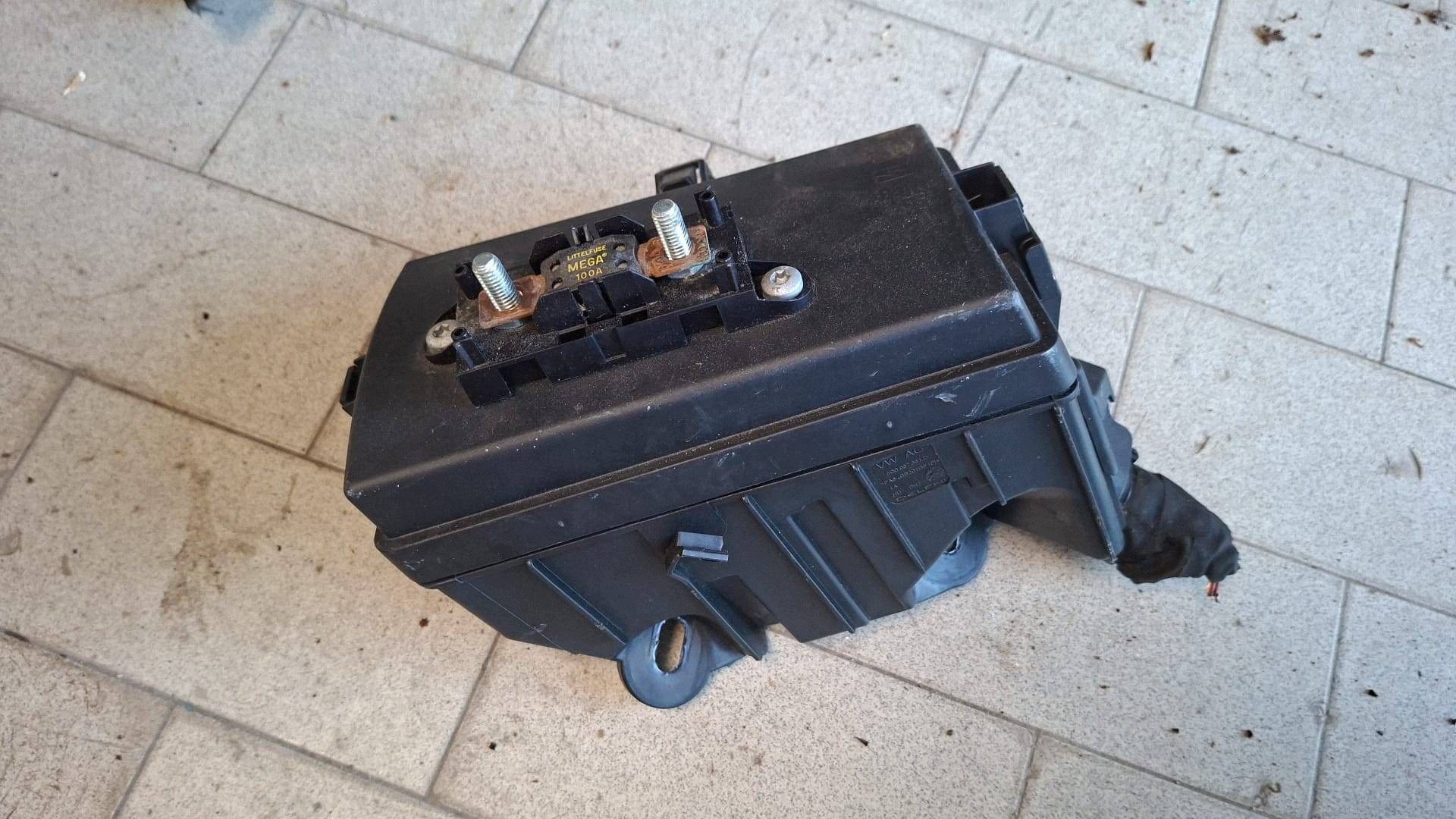 fuse box complete Volkswagen Touran III 5Q0907361D
