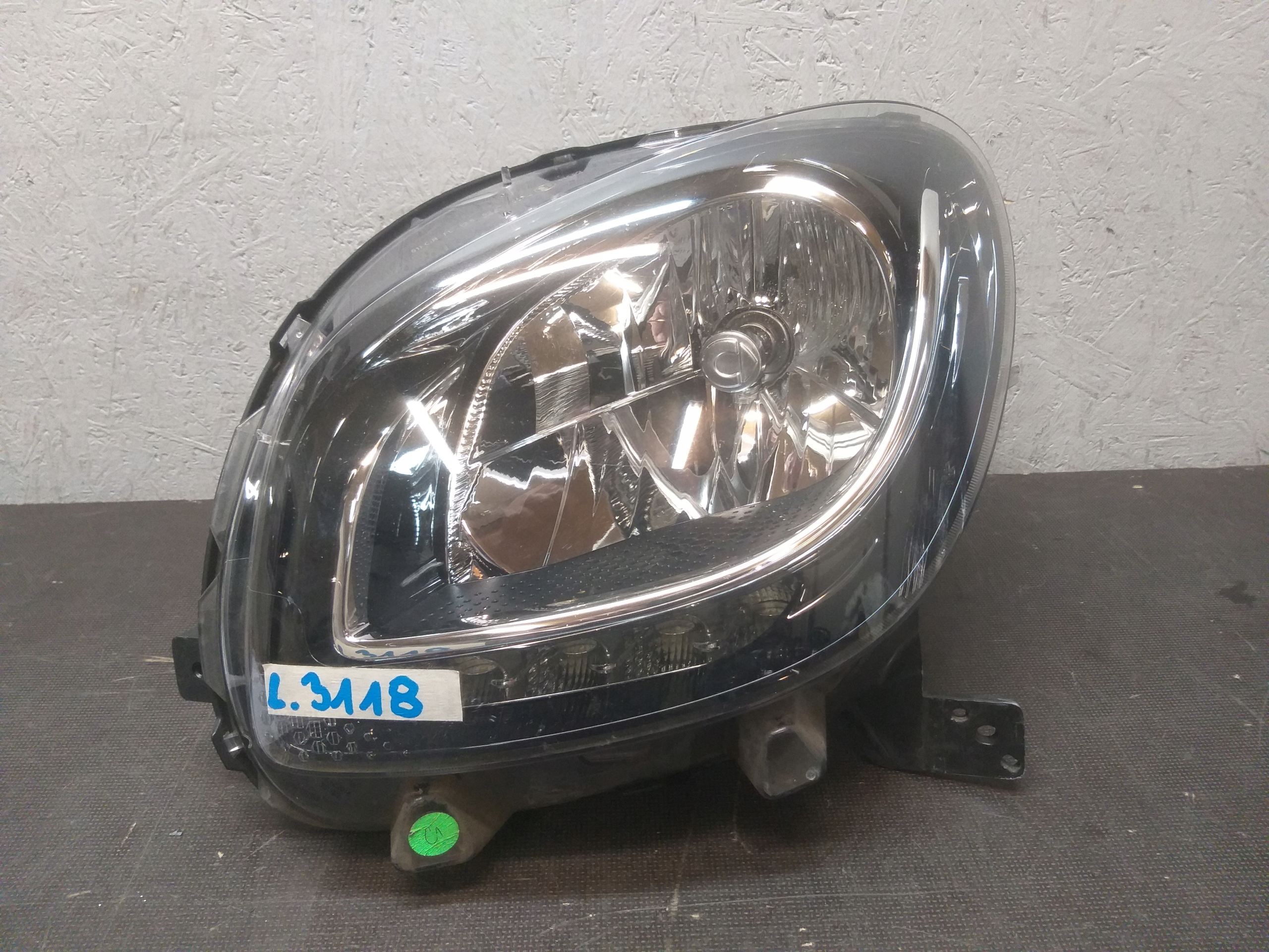 light front left SMART A453 A4538200739