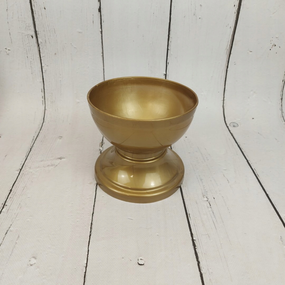 Doniczka '15 na stopie złota Materiał tworzywo sztuczne