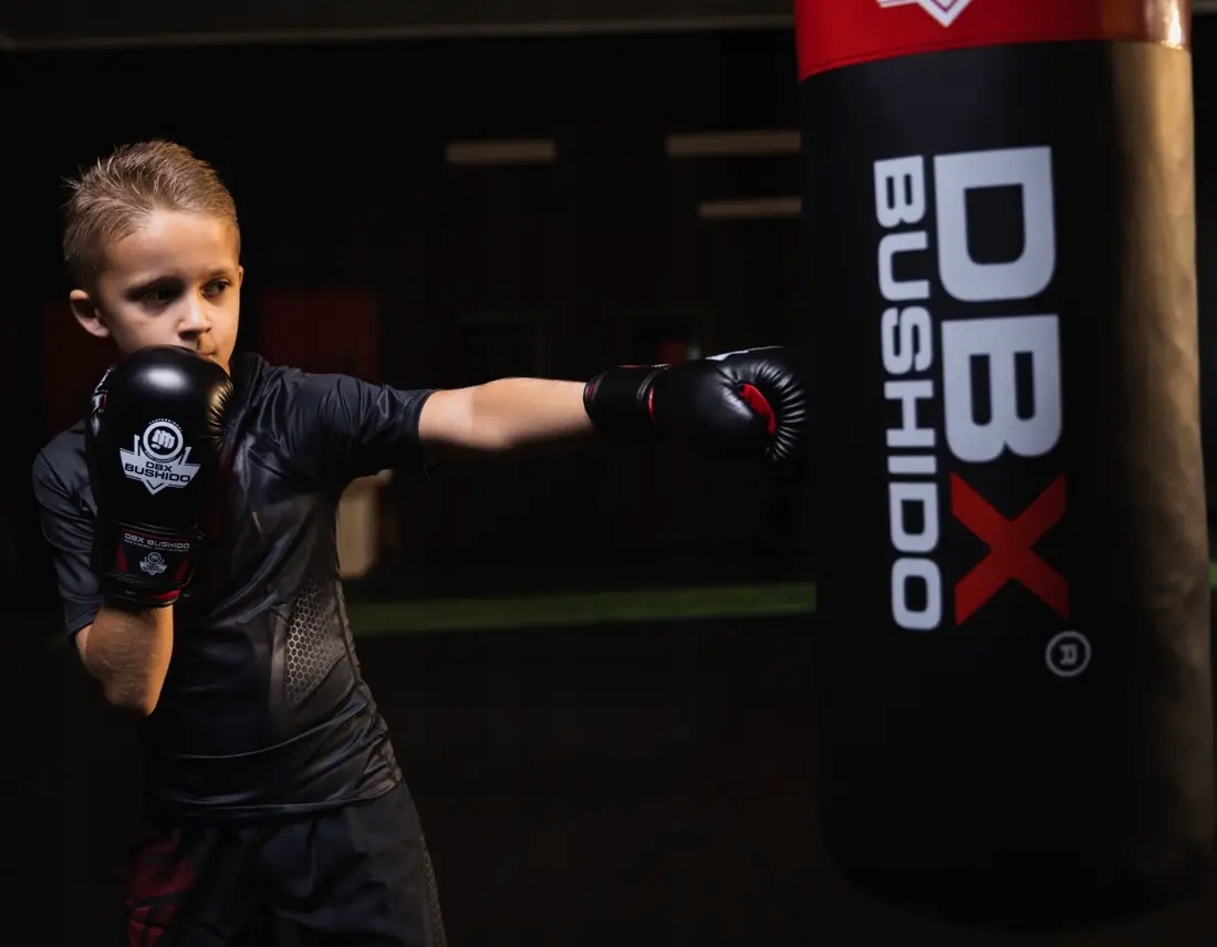 6 oz RĘKAWICE BOKSERSKIE TRENINGOWE SPARINGOWE DBX BUSHIDO DLA DZIECI Kod producenta ARB-407-6oz