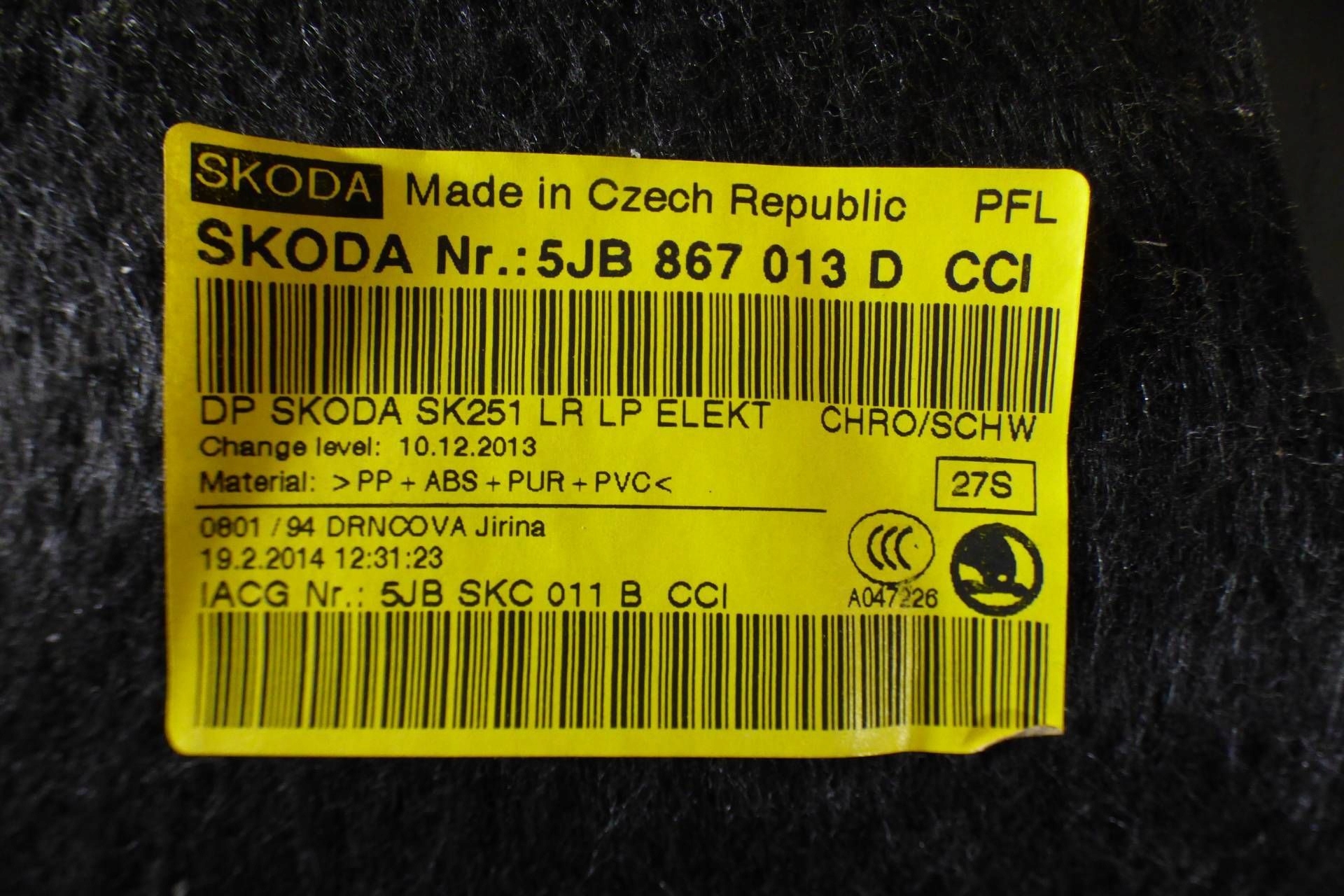Skoda Rapid upholstery side door left 5JB867013D st.BDB EUROPA