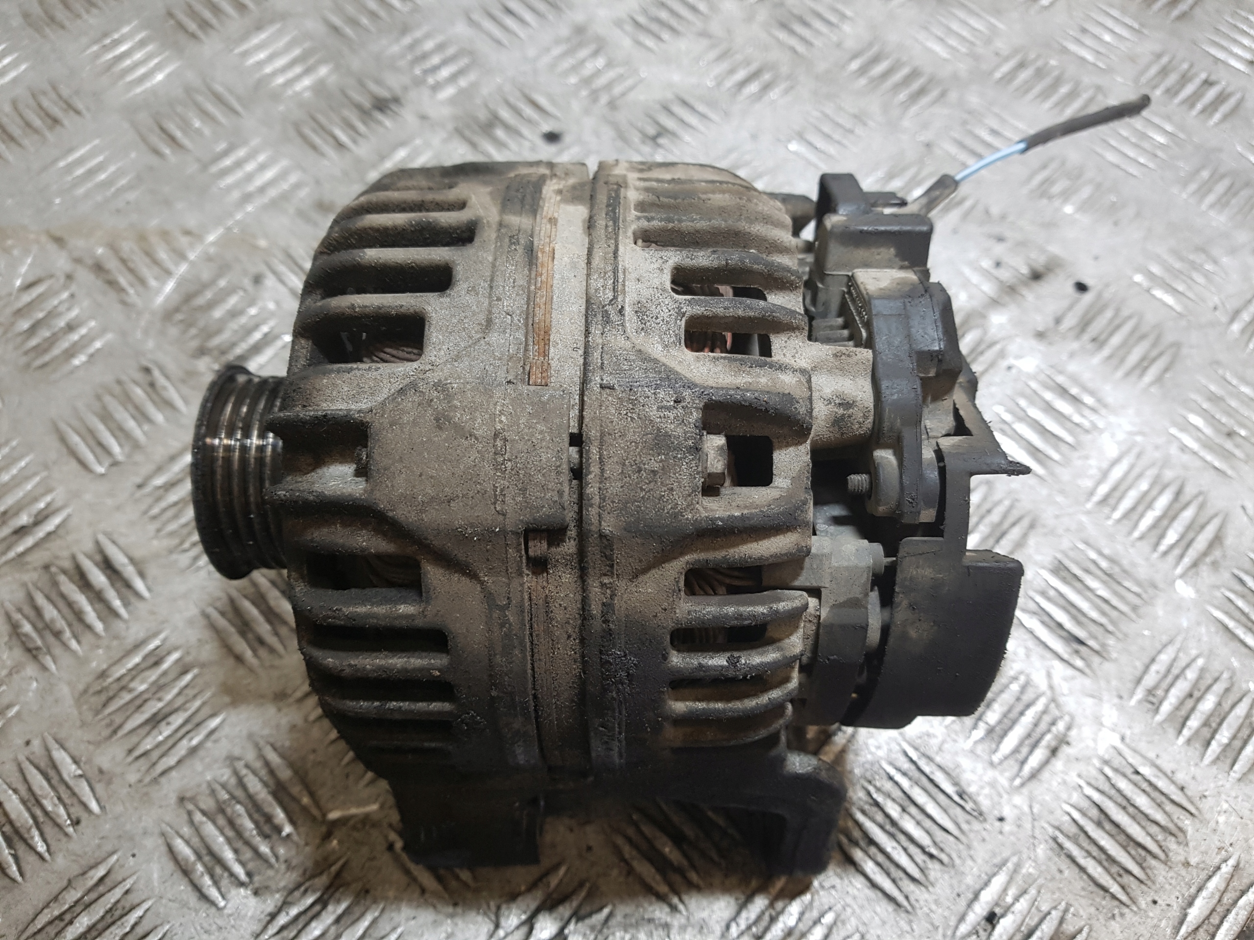 alternátor OPEL ASTRA G 2.0 D BOSCH 0124415005