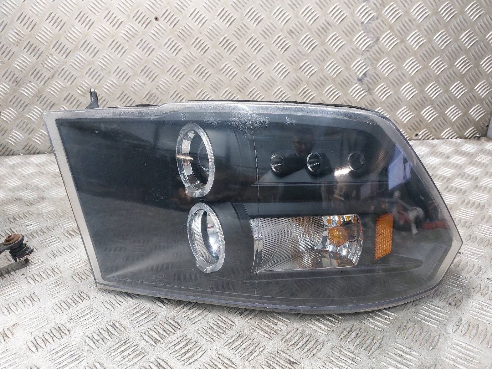 light left front + right front RAM 1500 and LIFT 2013