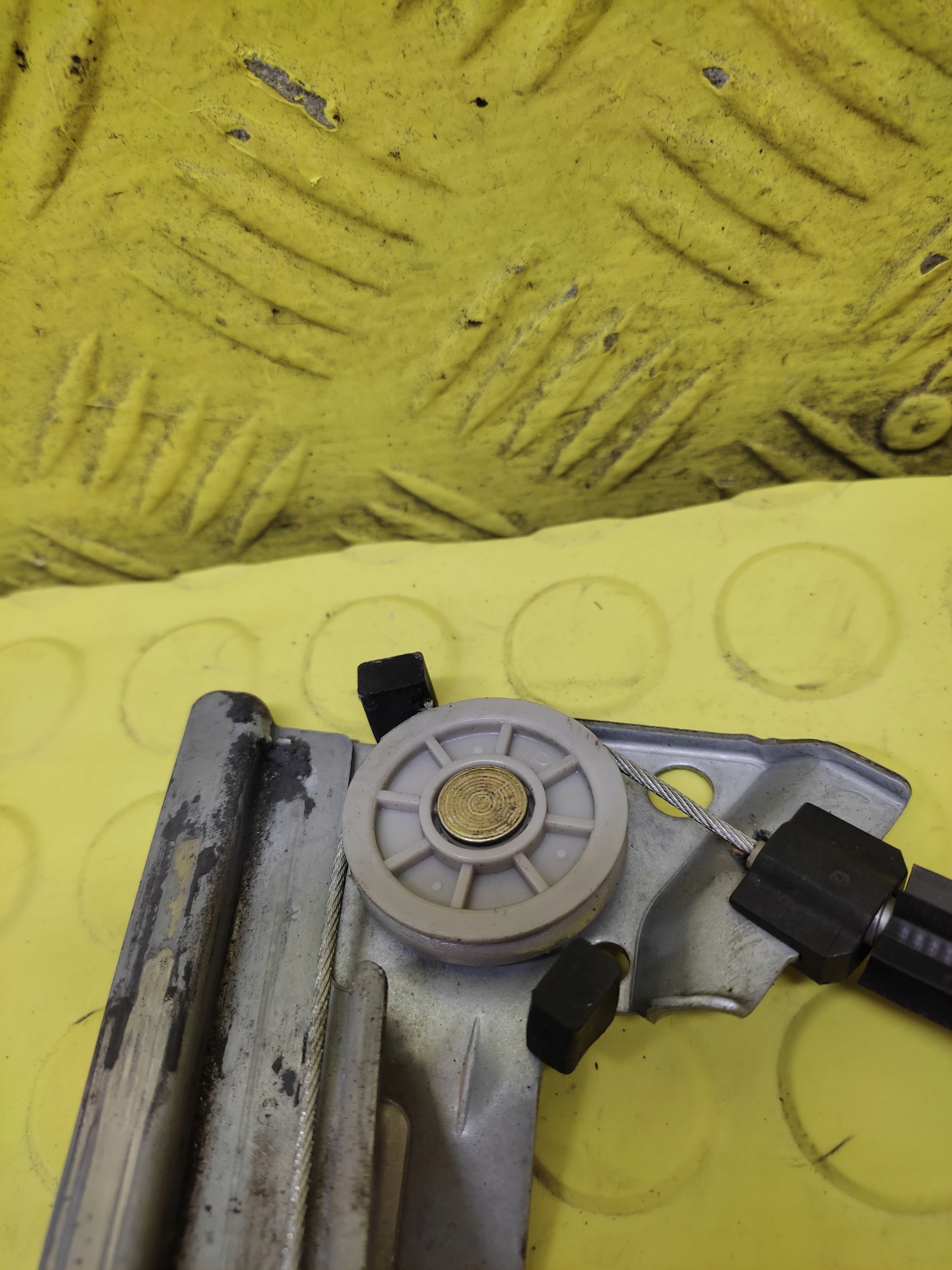 RENAULT MEGANE and COUPE window regulator right front