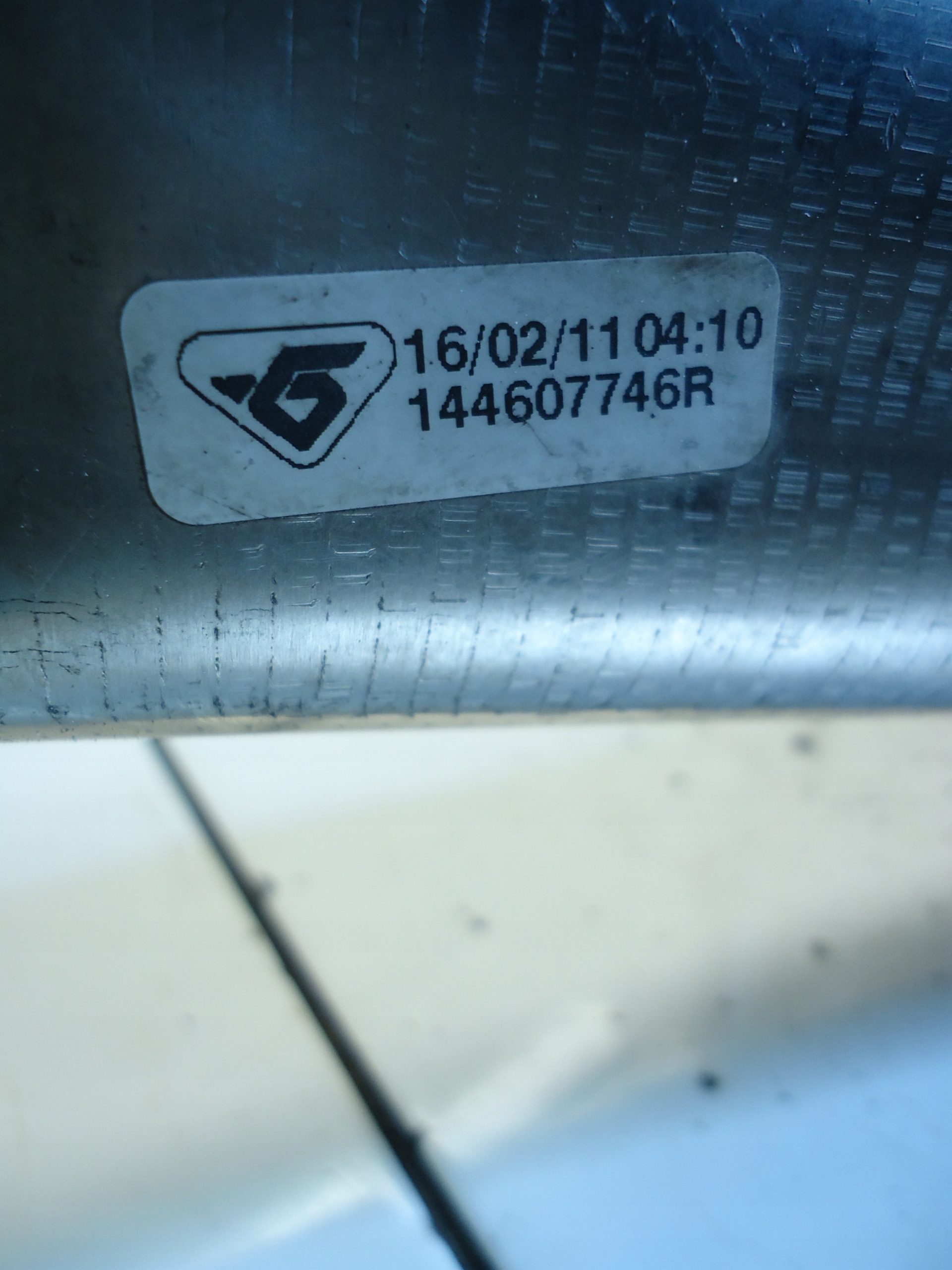 RENAULT TRAFIC II 2.0DCI rohr intercooler 144607746R