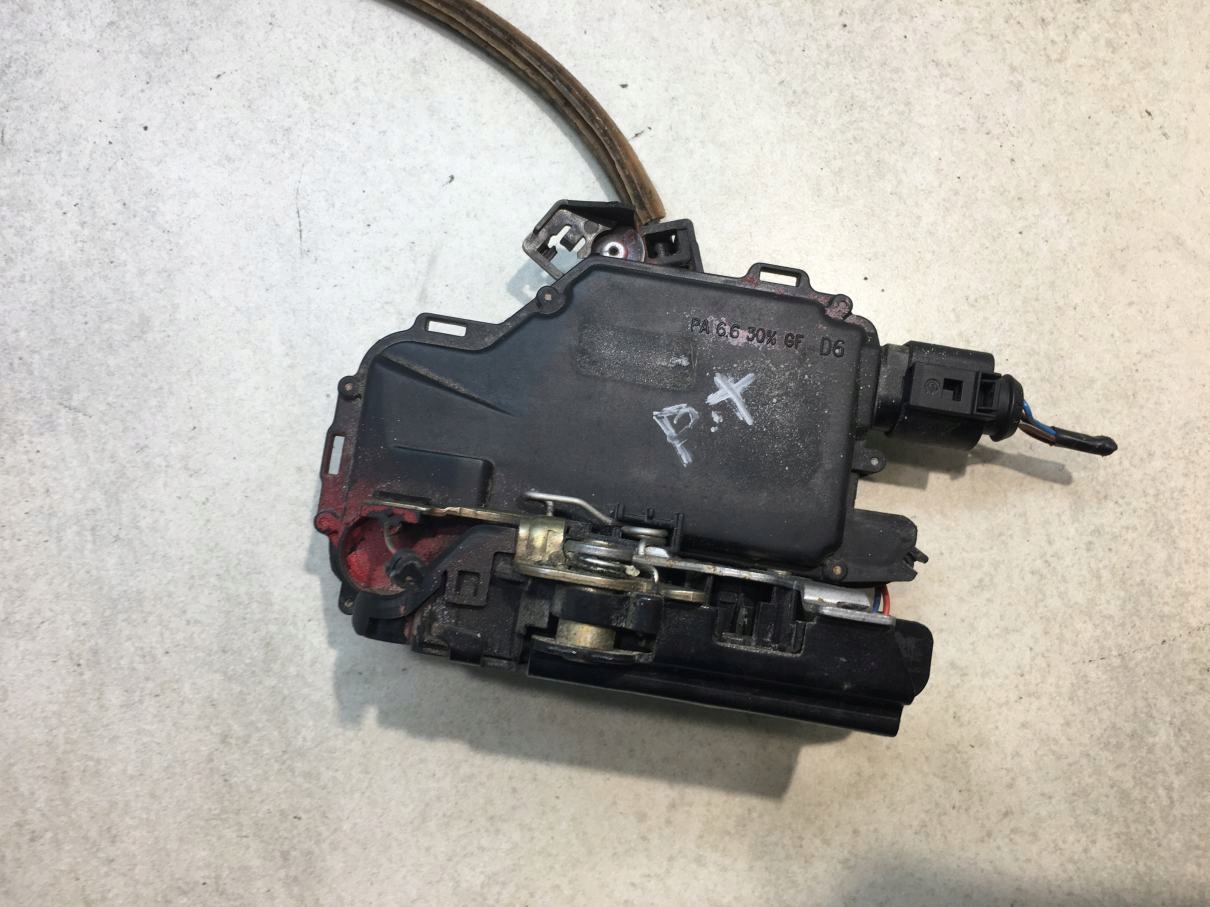 lock door right rear part SEAT LEON and 6 PIN