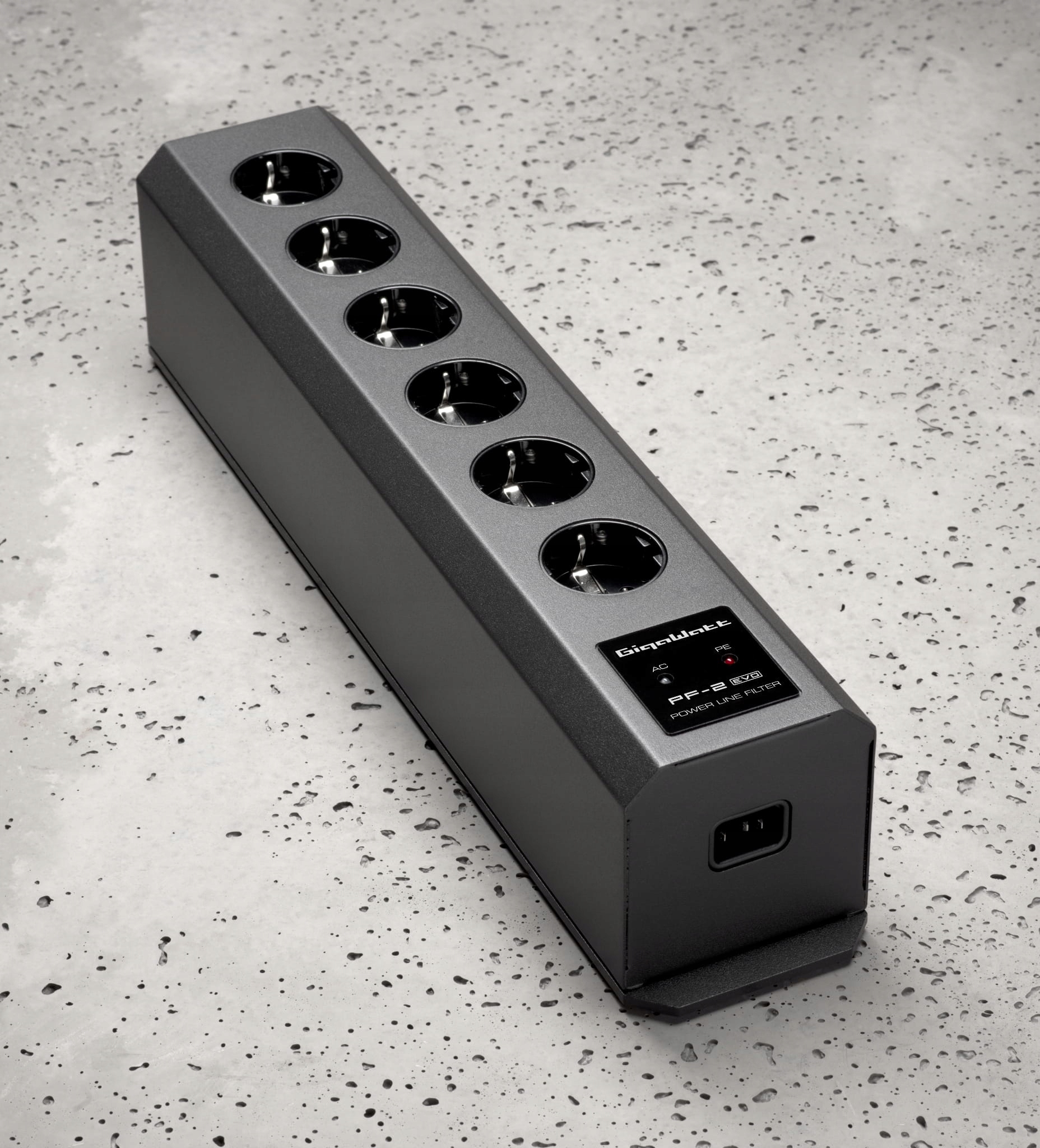 Zásuvková lišta Gigawatt PF-2 Evo LC-2 Evo 6 zásuvek 1,5 m černá