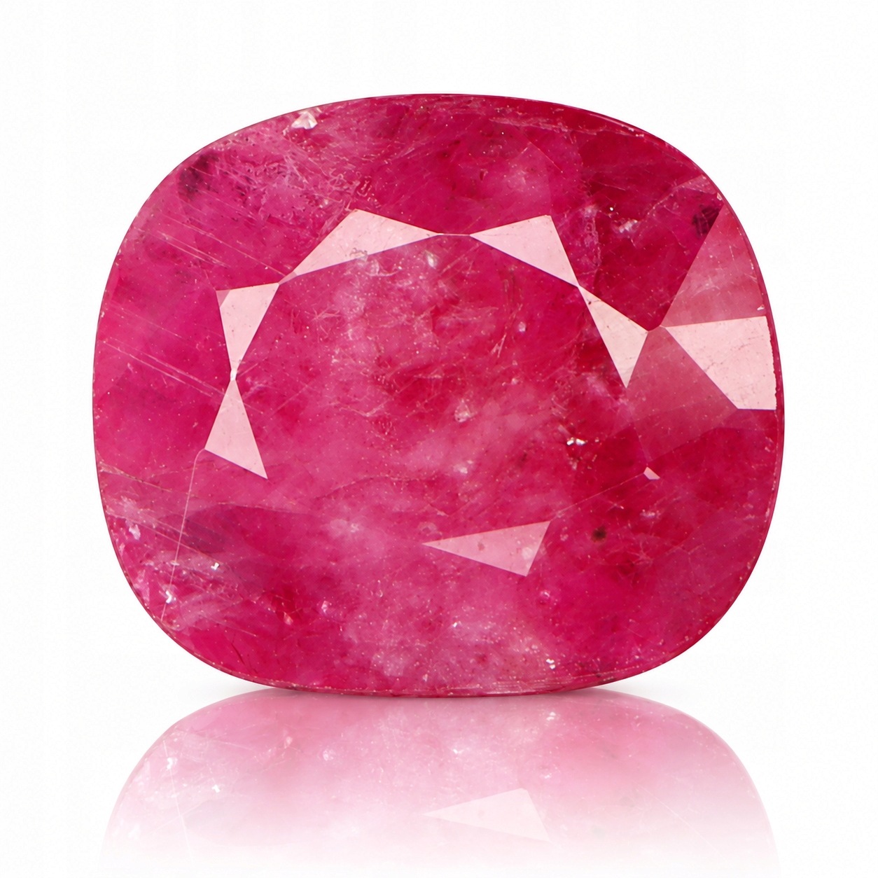 Přírodní Rubín 2.18 ct Červený Cushion Mosambik I3 certifikát Wbd