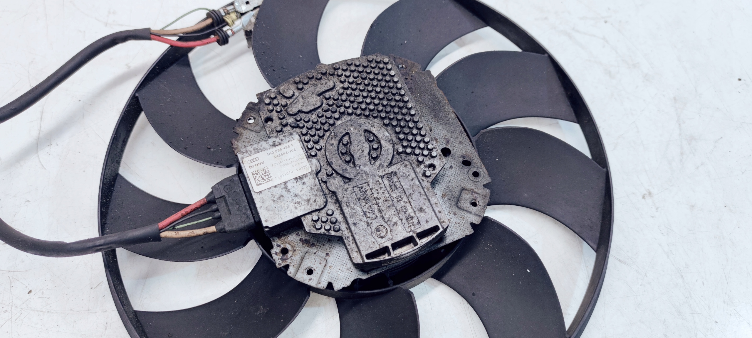 ventilátor chladiče AUDI A6 C7 A7 A8 4H0959455T