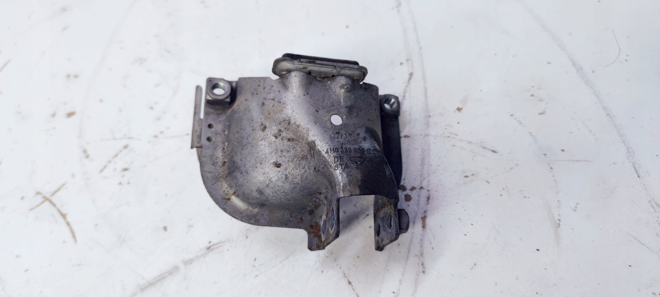 motor mount cover AUDI A8 D4 4H0399060B