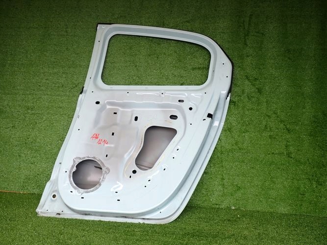 RENAULT TWINGO III 14- door right rear. rear part