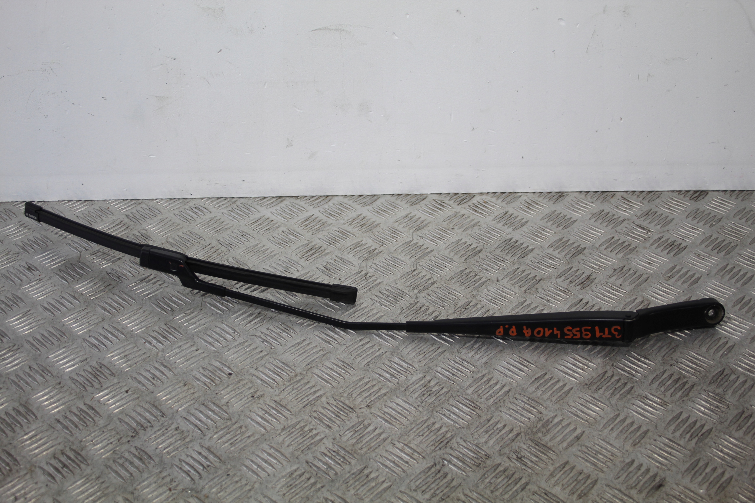 wiper arm right SKODA SUPERB II 2 3T0 3T9