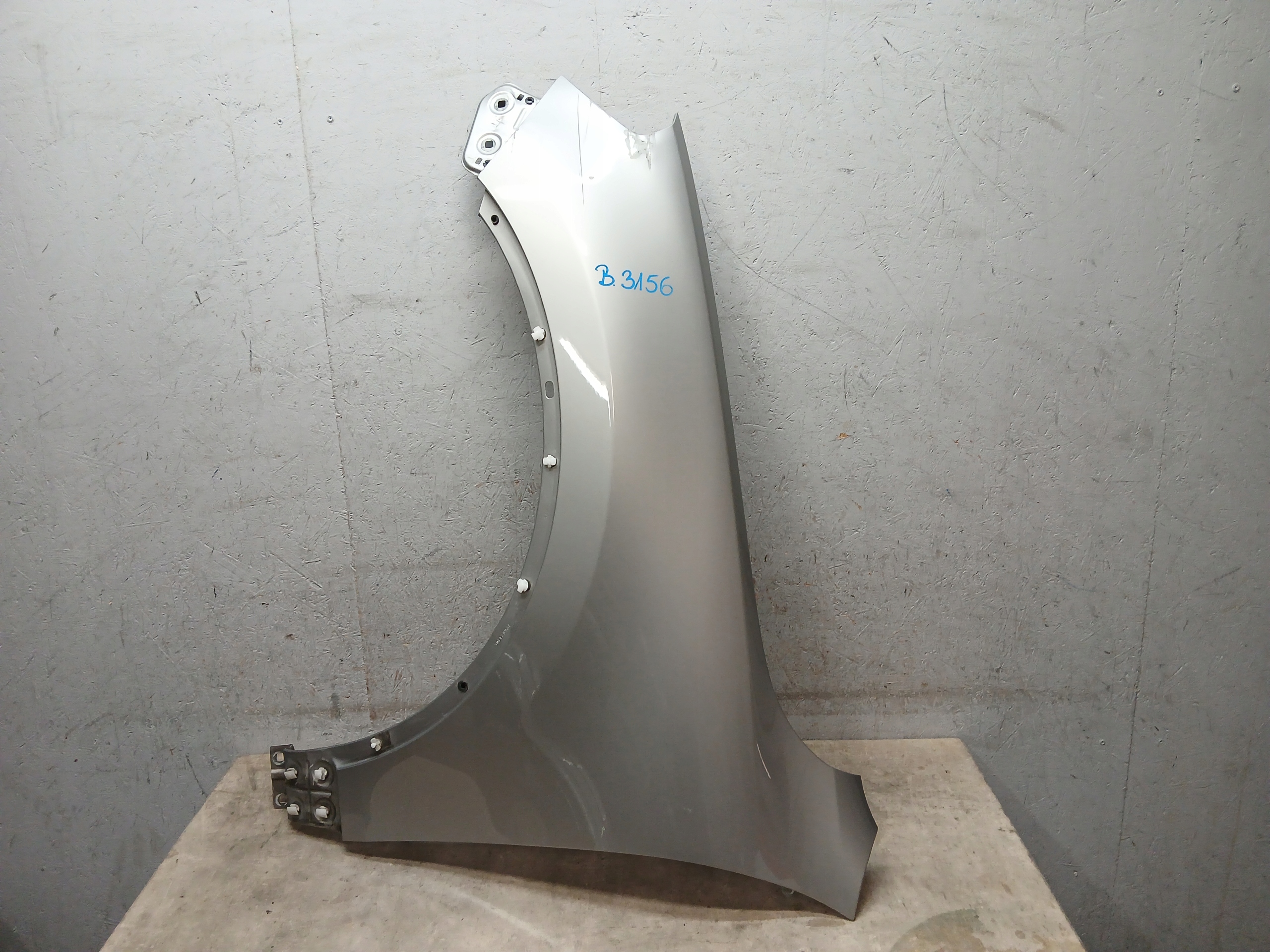 fender front left VW TOUAREG 7P6 10