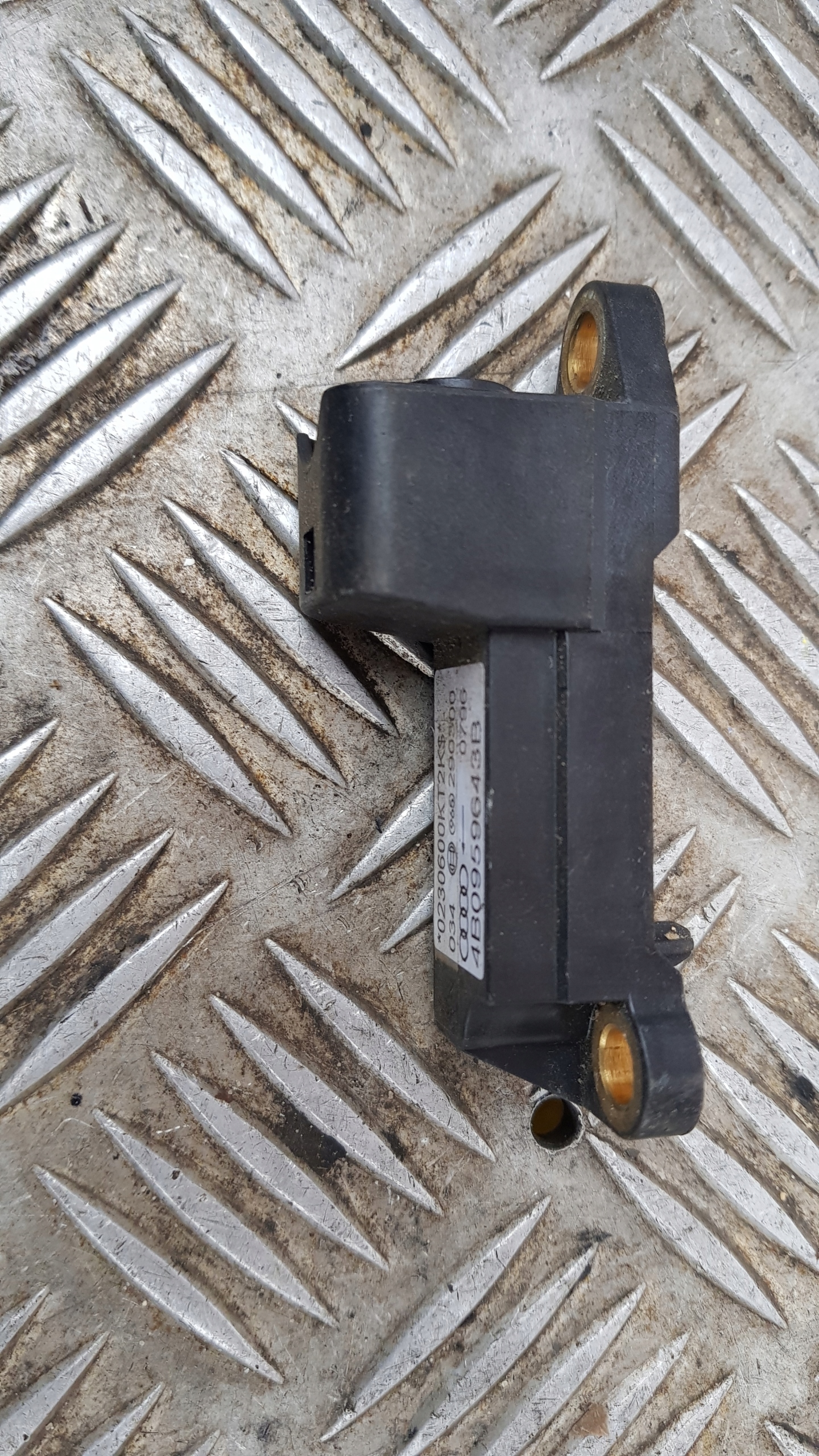 AUDI A6 C5 Crashsensor Drucksensor 4B0959643B