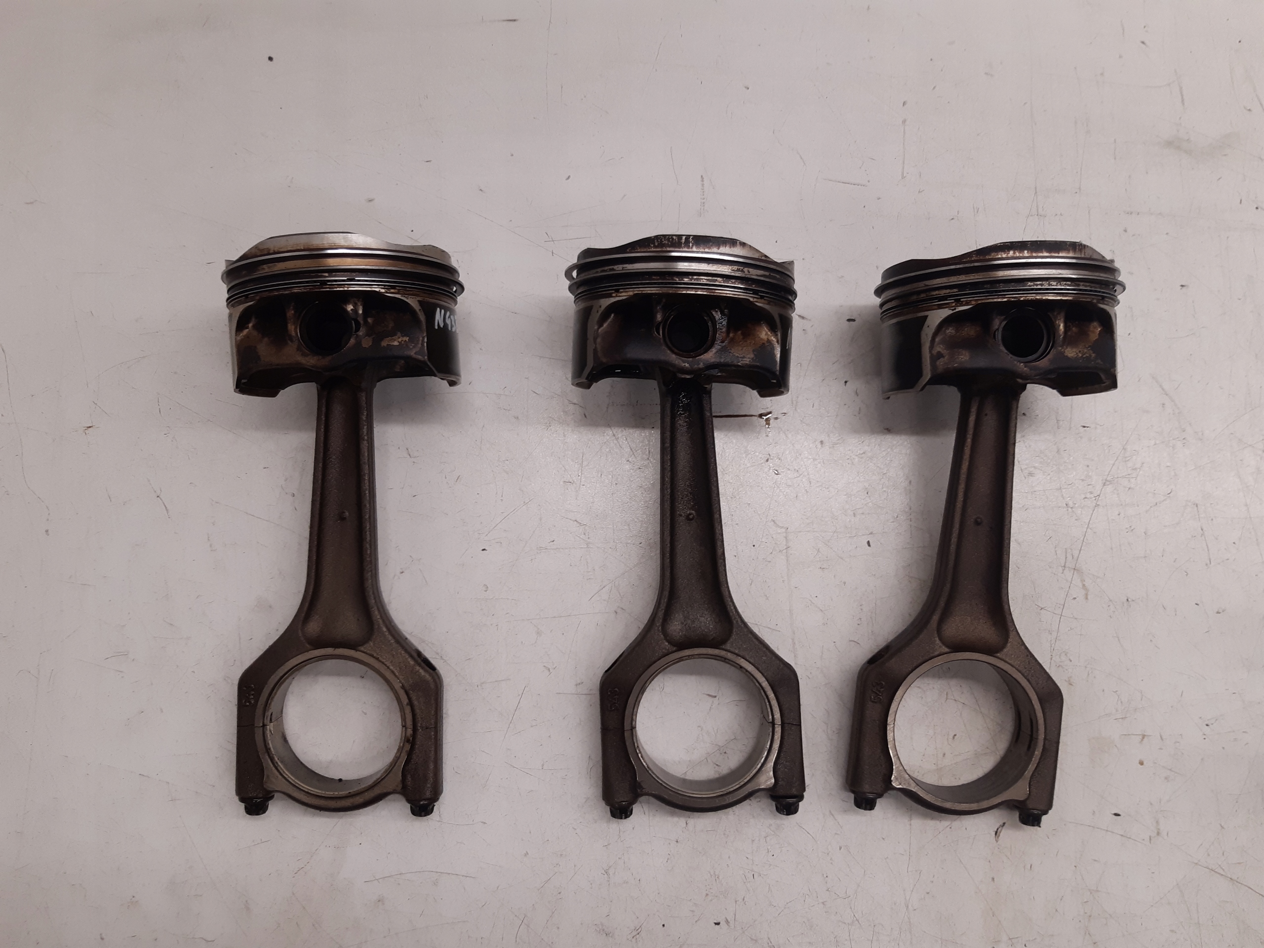 piston connecting rod 7589197 BMW E81