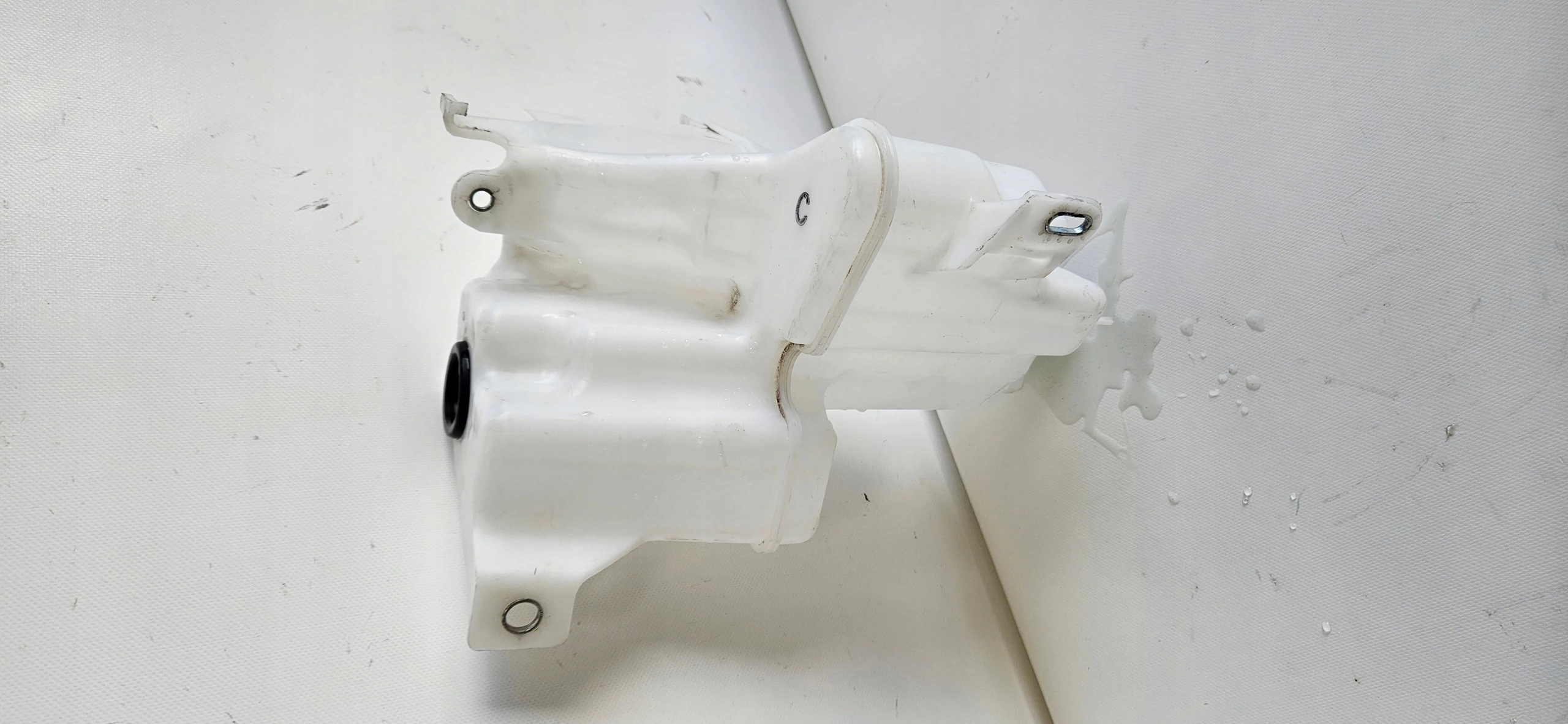 washer fluid tank TOYOTA RAV4 V 18- ORYG