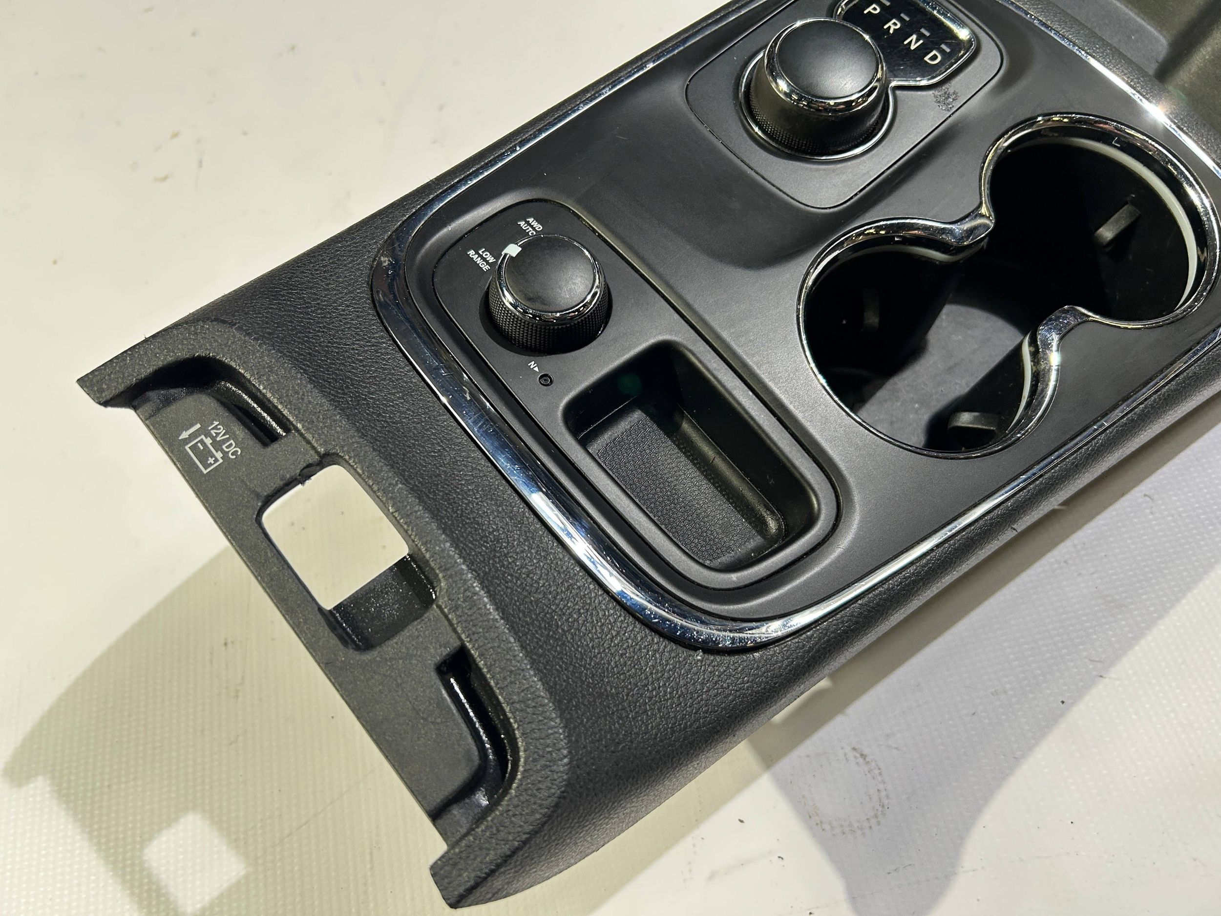 Tunel mitte cup holder dekor tunelu Schaltkulisse getriebe Dodge Durango 2014