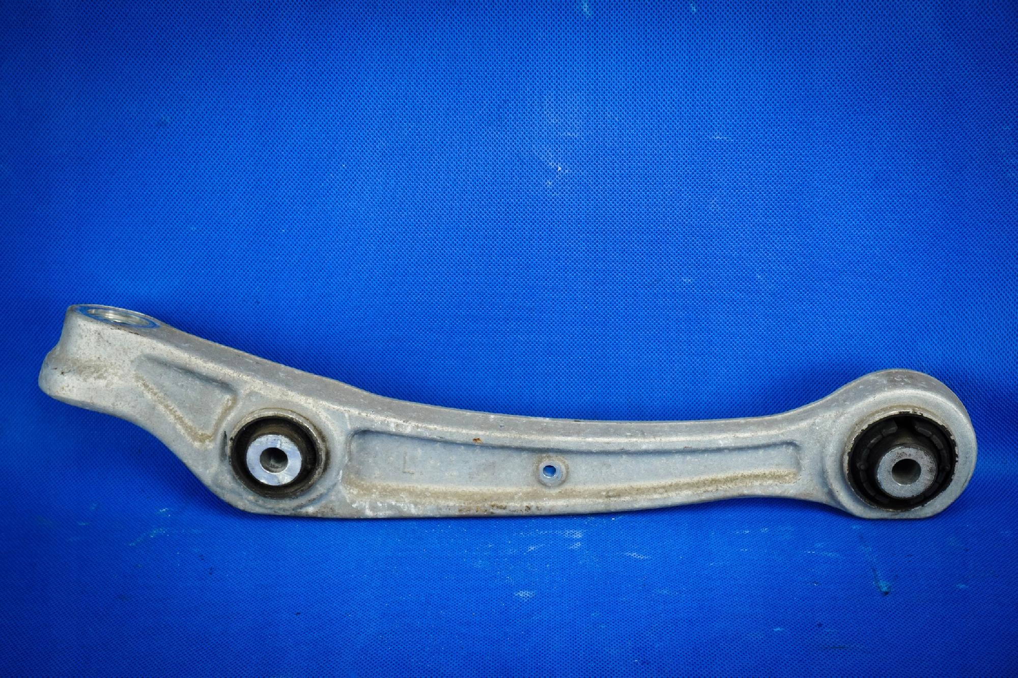arm nosny front Audi A4 A5 A6 A7 4G 8K0407151F