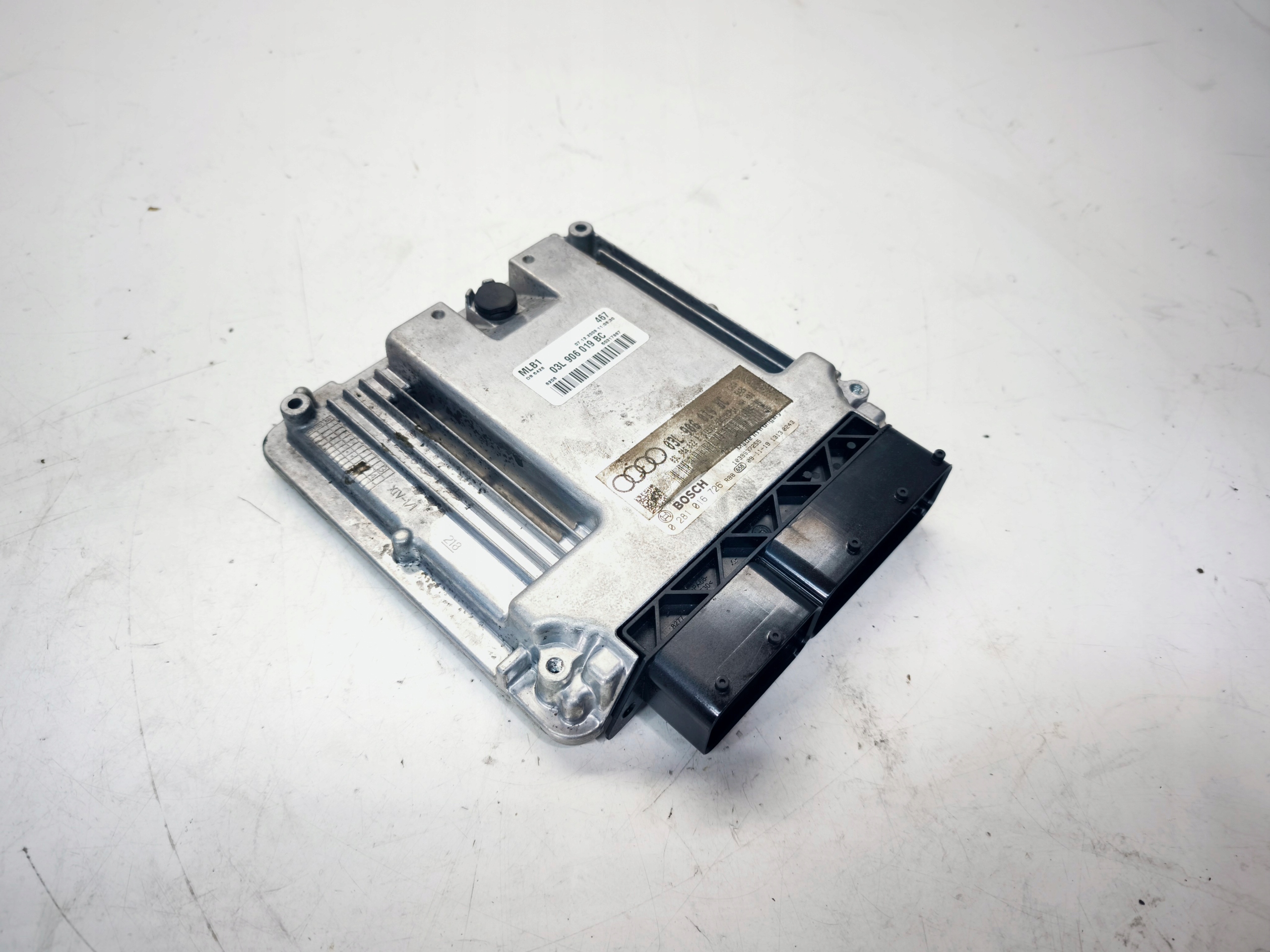computer control unit of the engine AUDI Q5 8R 2.0 TDI 03L906019BC