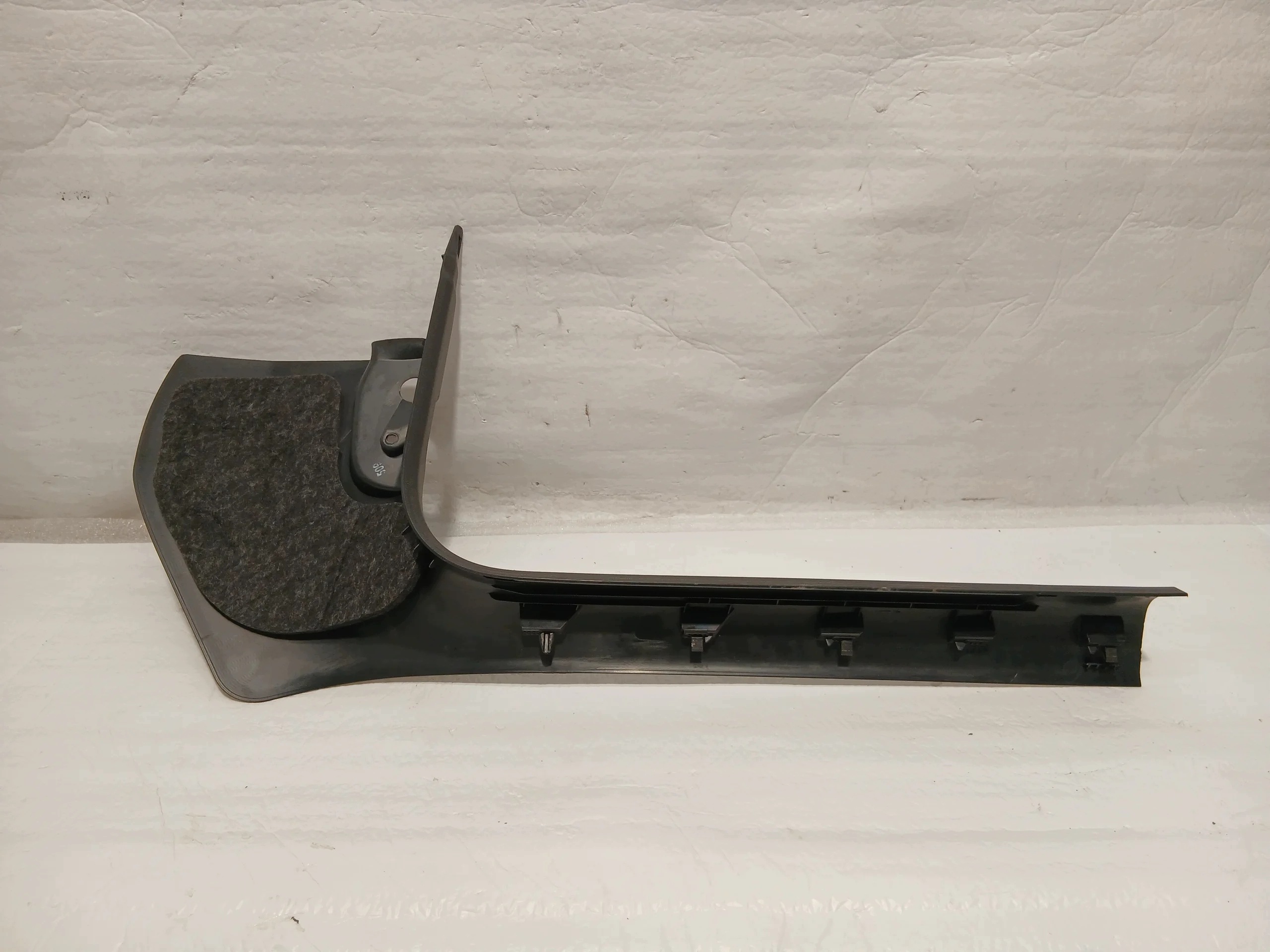 AUDI A4 B9 LIFT couverture seuil gauche 8W1867271A
