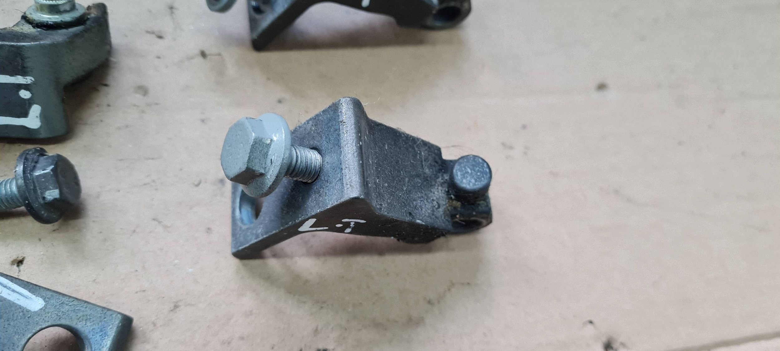 A6 C7 4G LIFT hinge hinges door left left rear part KOMPLET LY1P