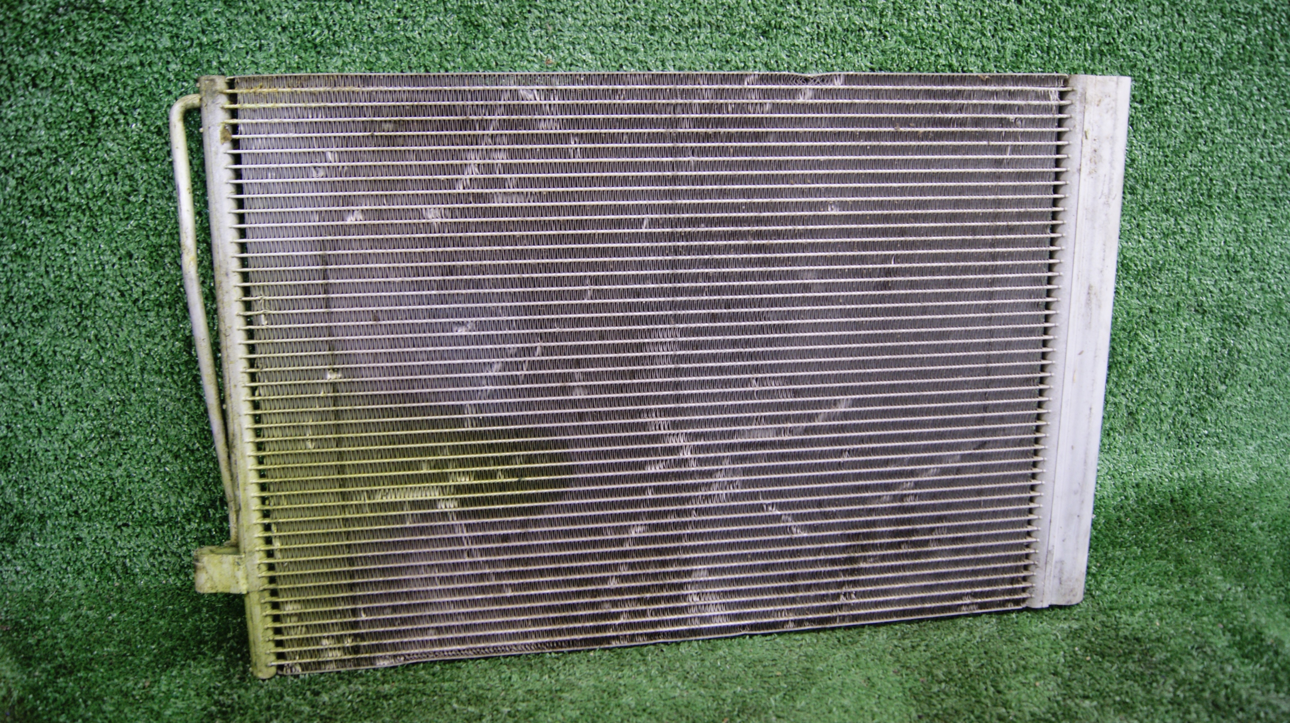 Radiateur climatisation BMW E60 2.5B 8FC351301-321