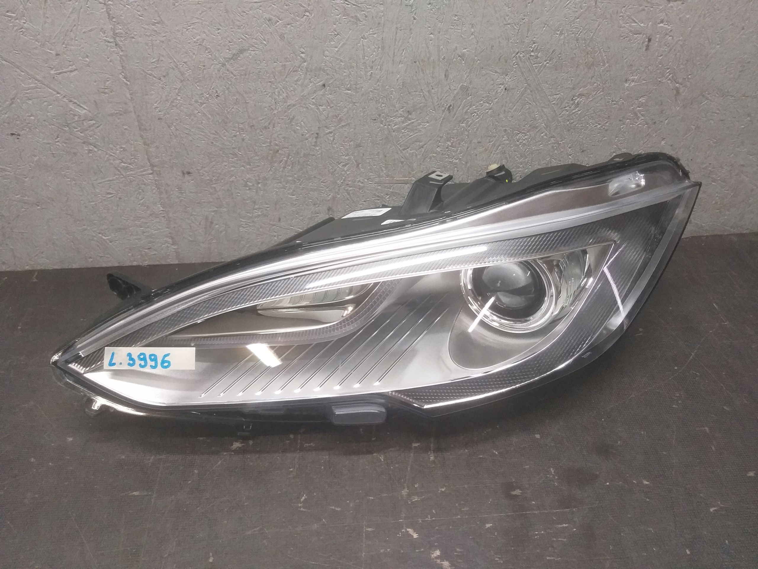 light front left TESLA S XENON 6005910-00-C