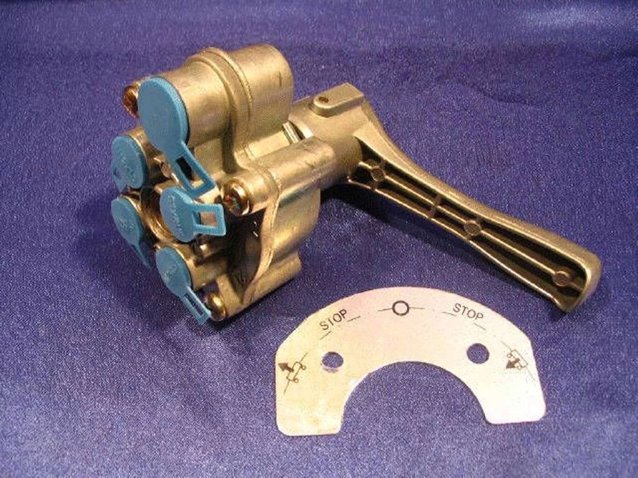 ZAWOR WABCO Z DZWIGNIA GRAU 338021001