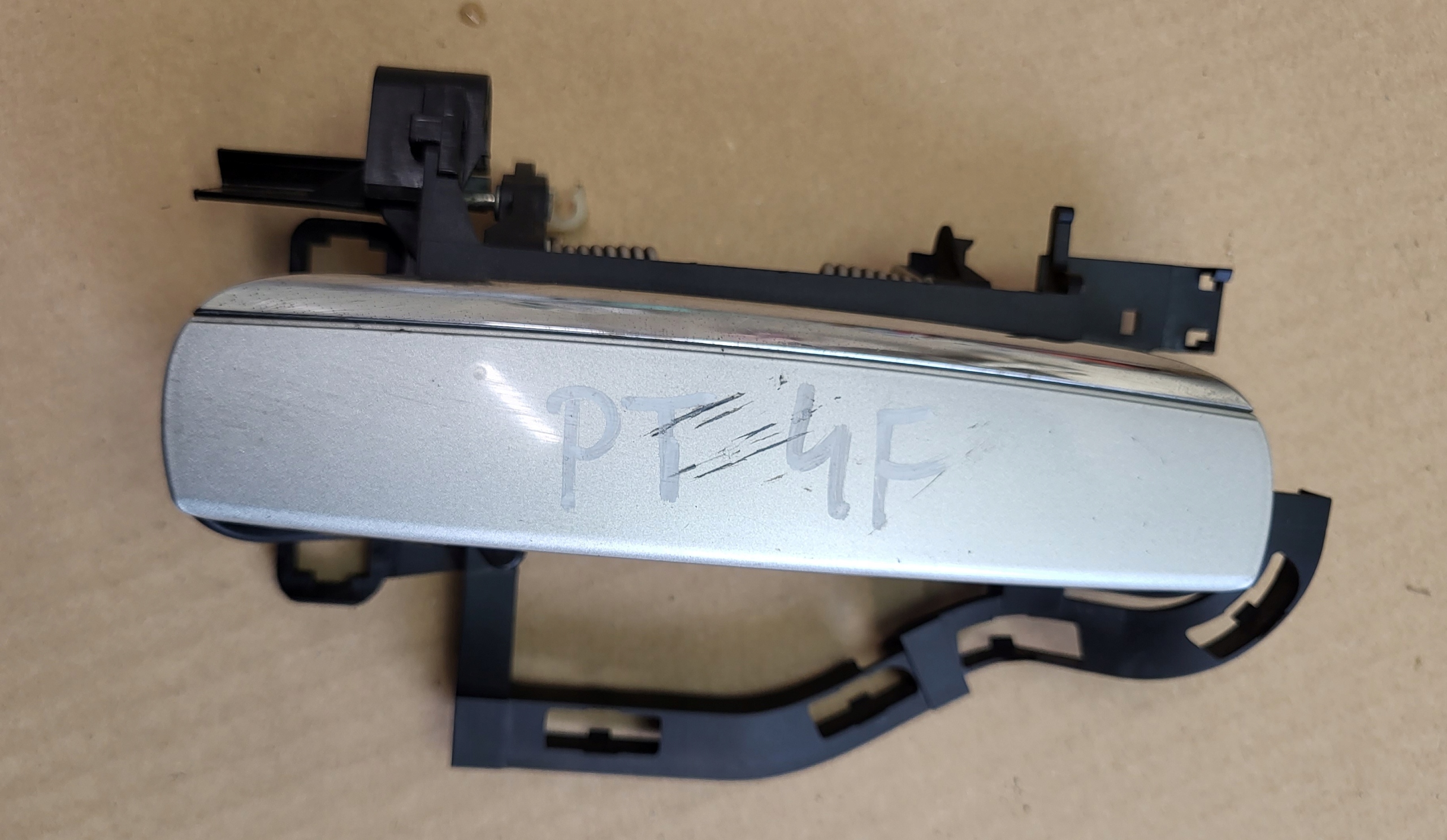 handle exterior right rear part holder AUDI A6 C6 4F original SREBRNA
