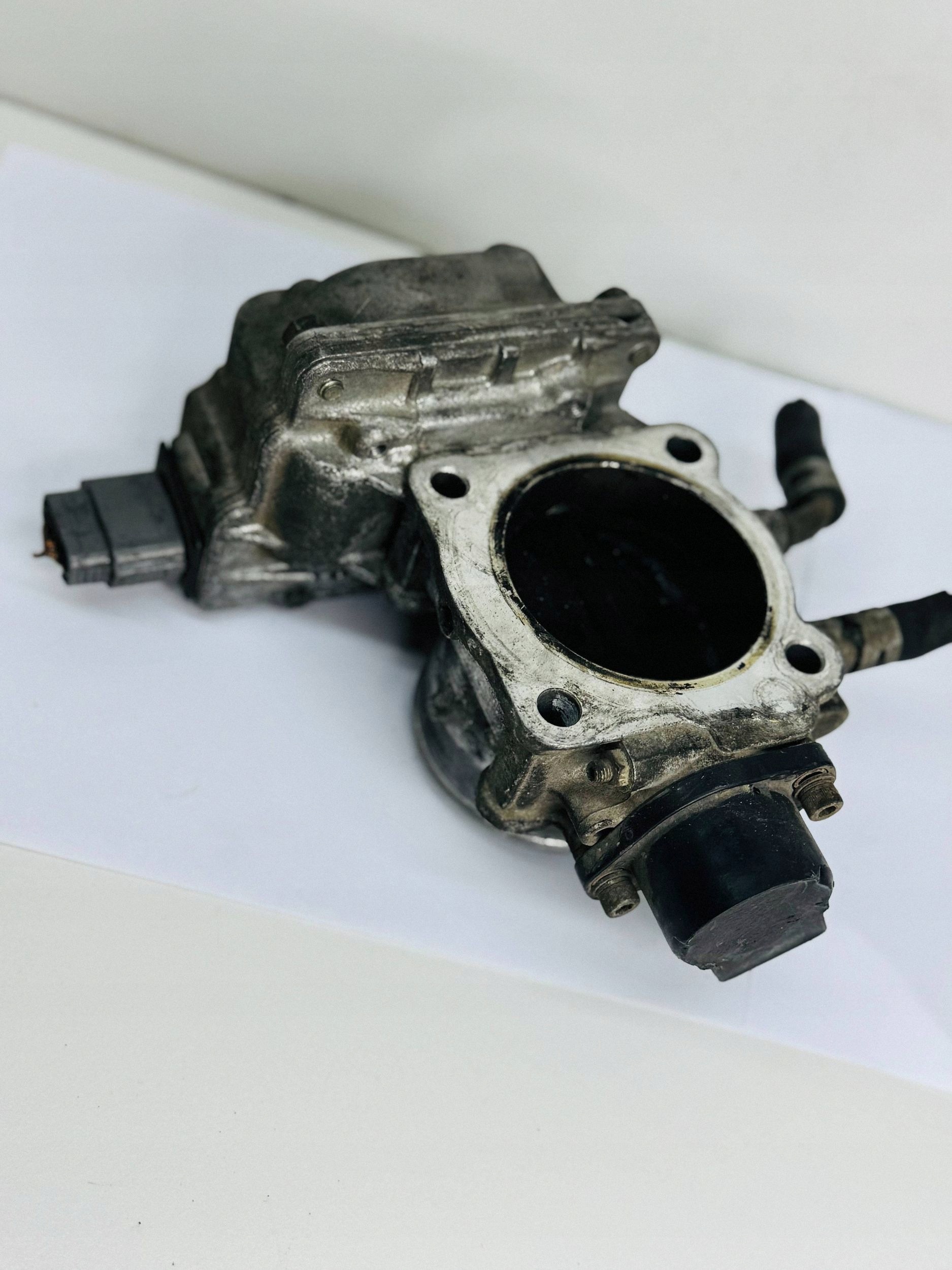 Valvola a farfalla elektroniczna Mitsubishi Carisma 1.8 gdi EAC60-002