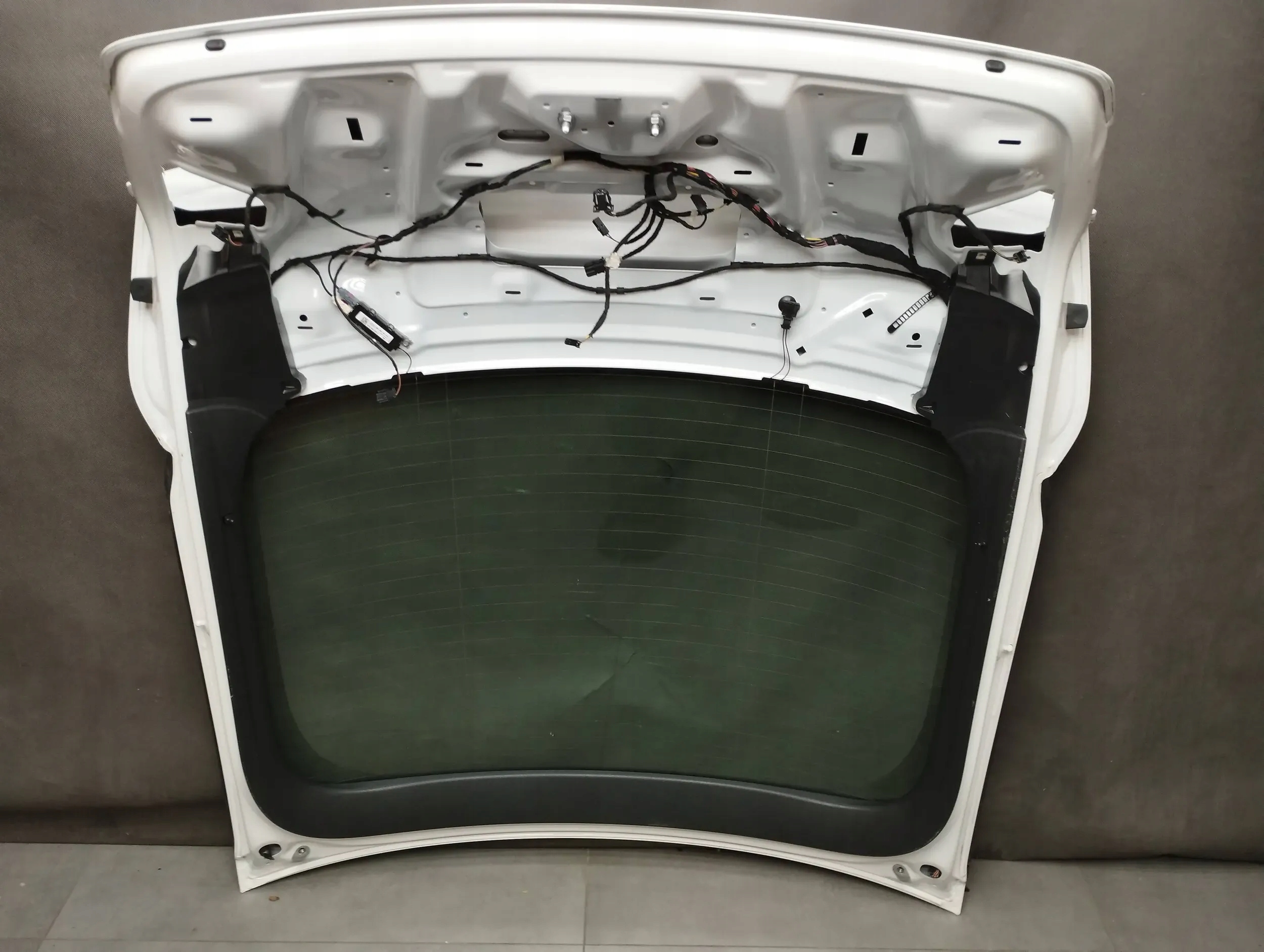 Audi A5 Sportback 8TA boot door window LY9C