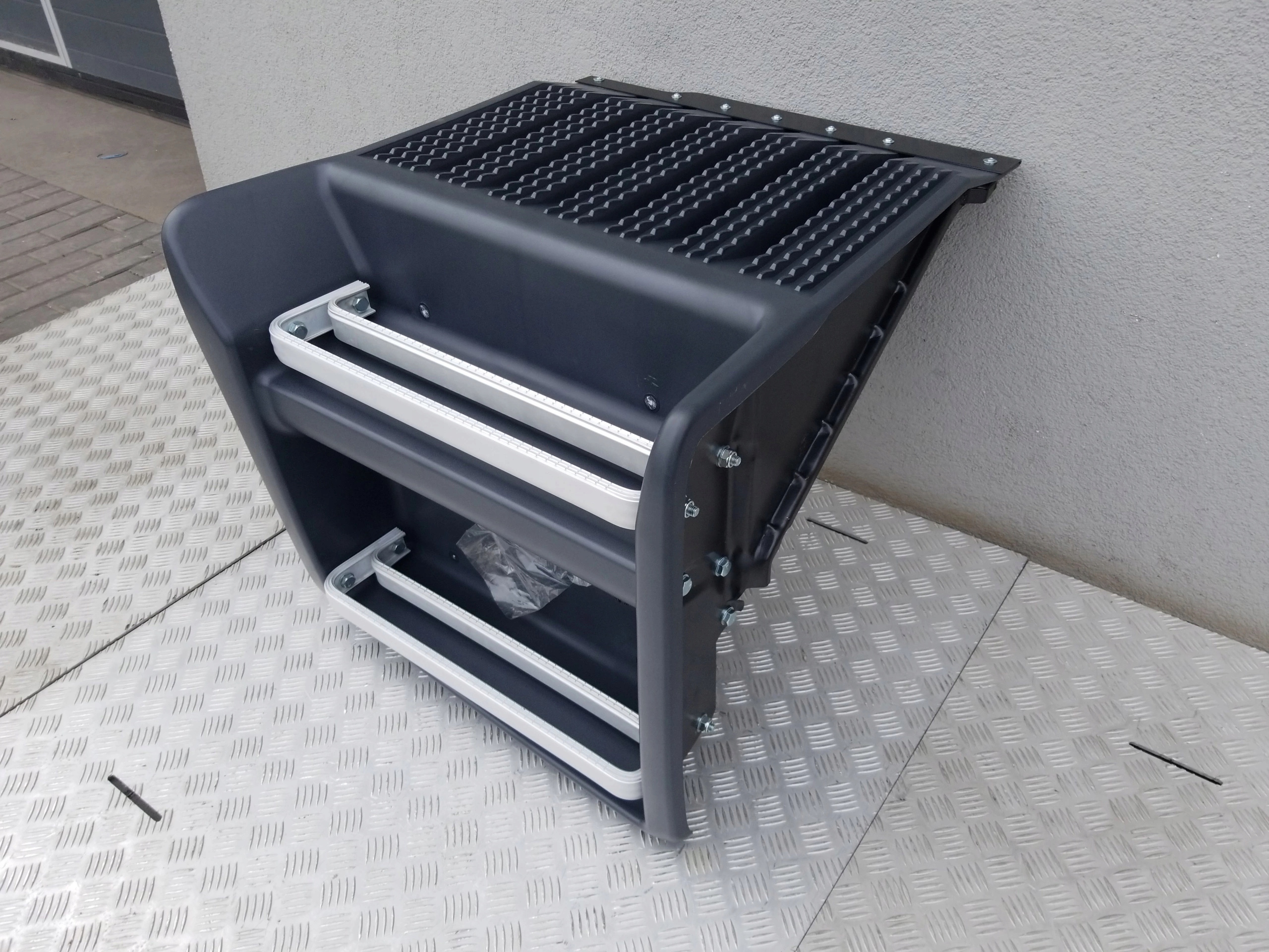 1362687 - СПЛАВ КОРПУС БАТАРЕИ SCANIA 4 124 R 1996-2