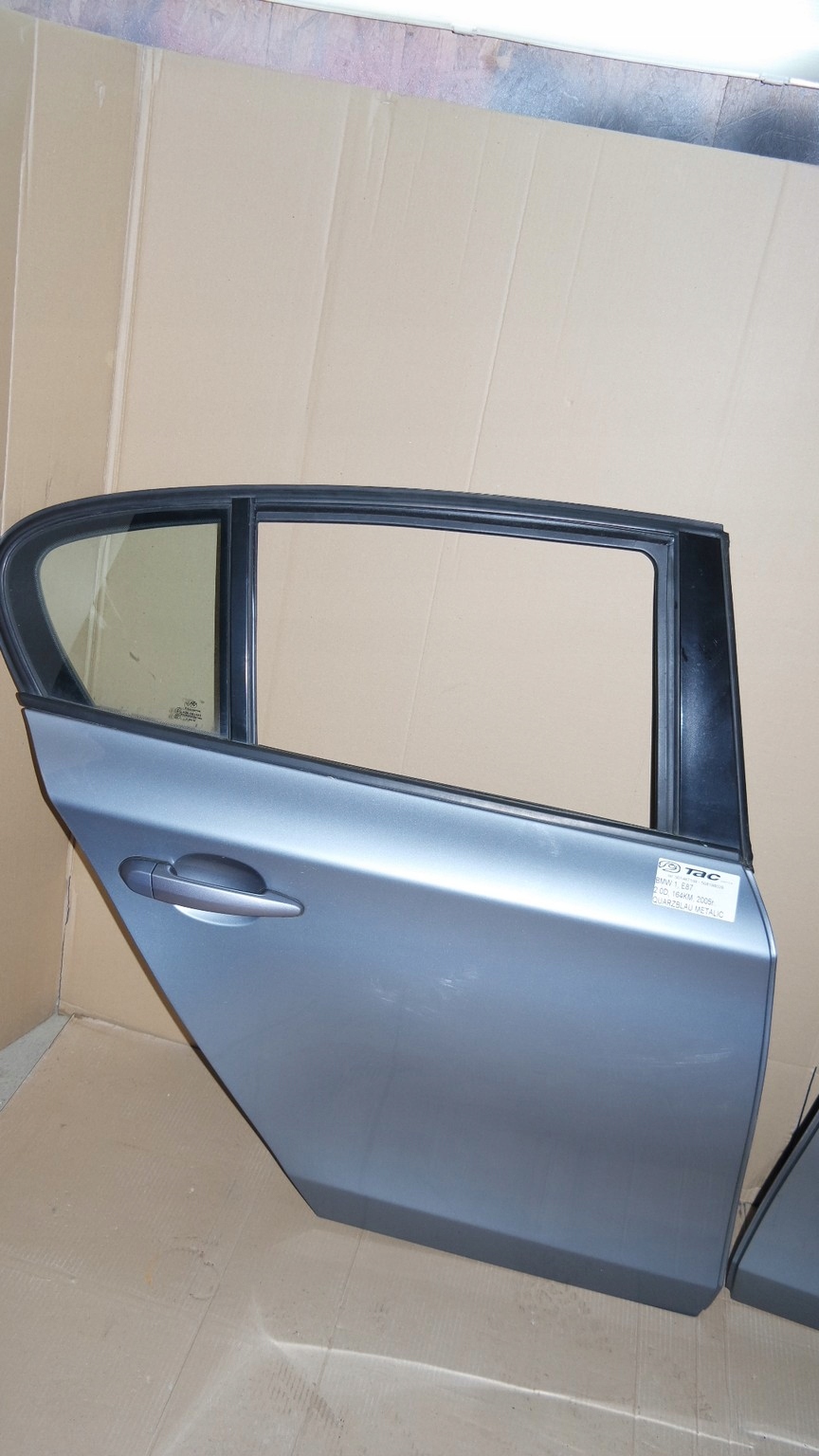 DRZWI LEWY PRAWY TYŁ QUARZBLAU METALLIC BMW 1 E87 Numer katalogowy części 28NVB2CK2