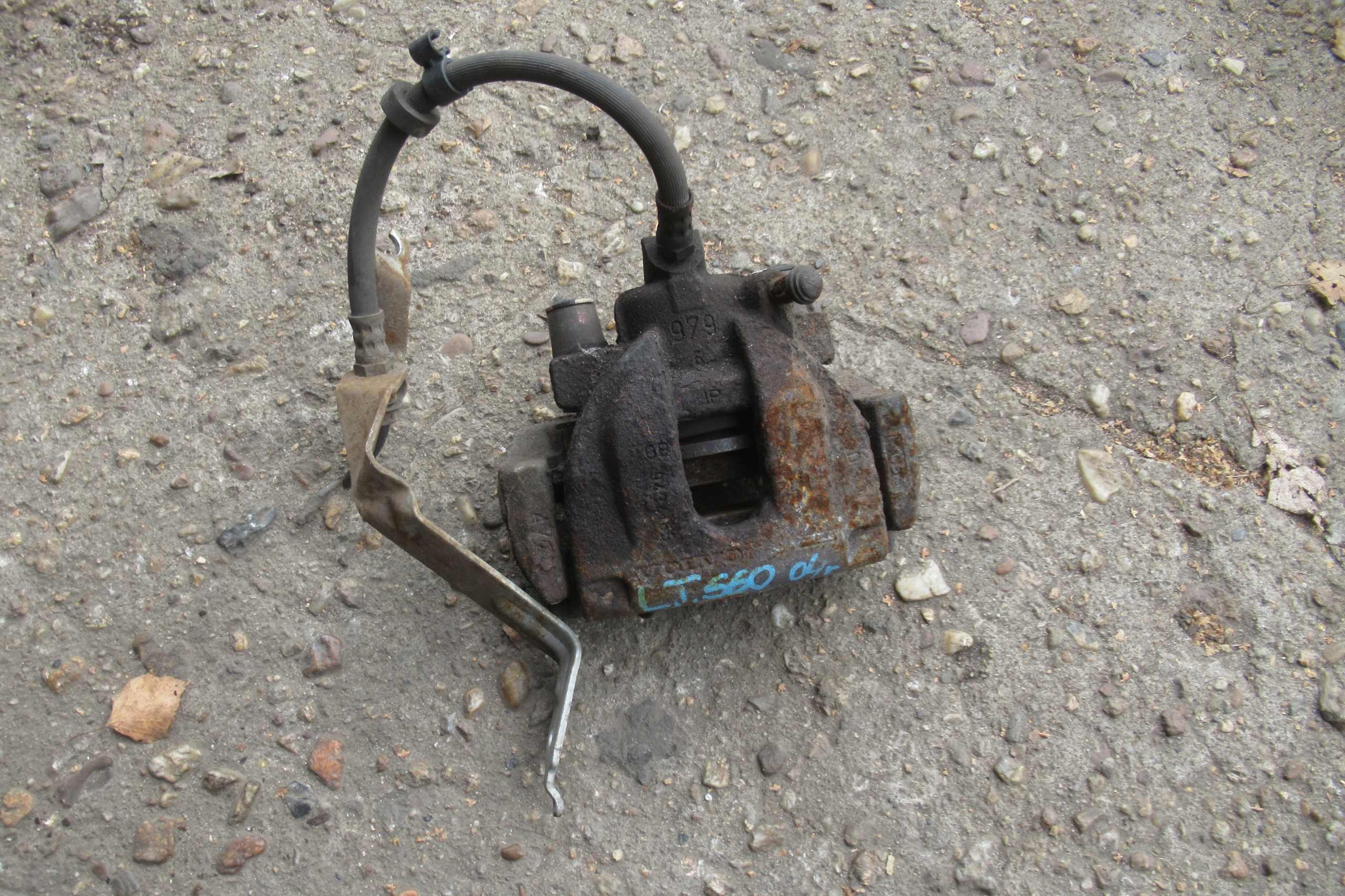 VOLVO S60 2.4 B caliper left rear part