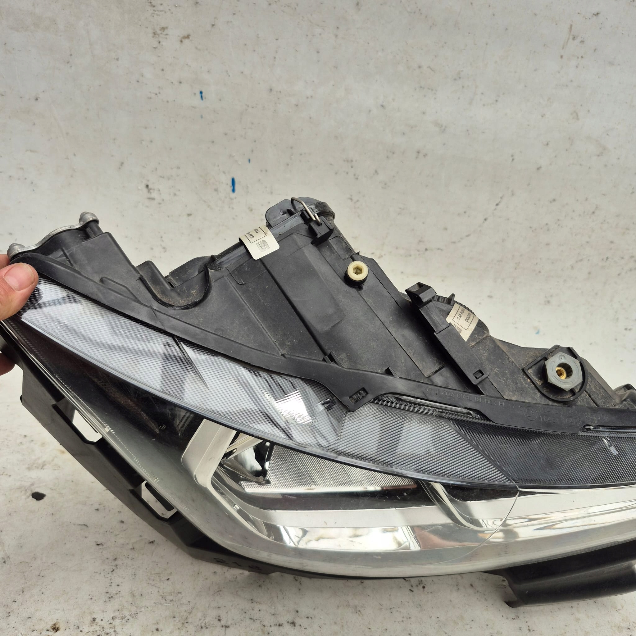 SEAT IBIZA 5 V 6F1 light right front front ZWYKLA LED 6F1941016B support