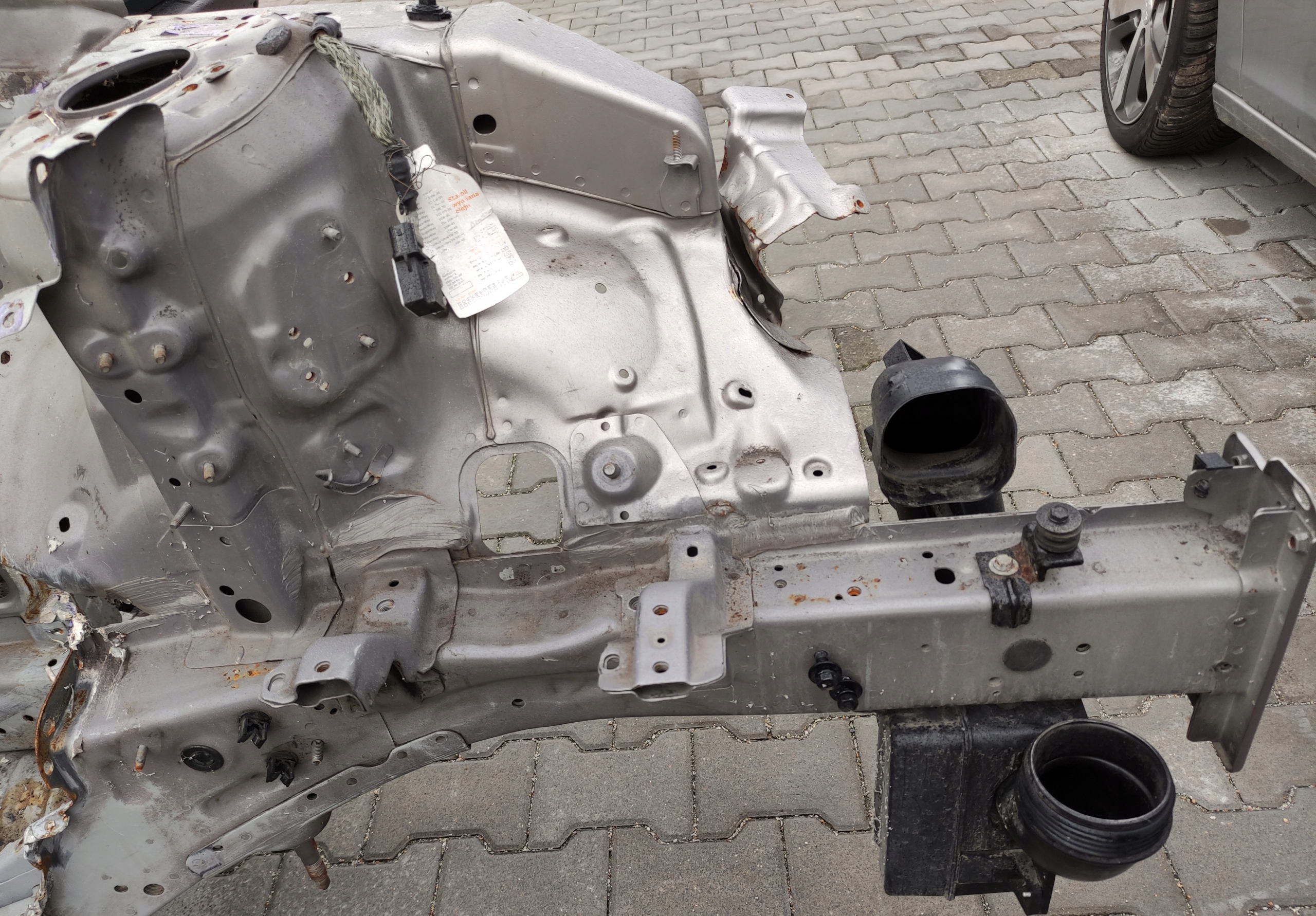 HYUNDAI I40 Vy2 УНІВЕРСАЛ ЛОНЖЕРОН ПЕРЕД ЛІВА