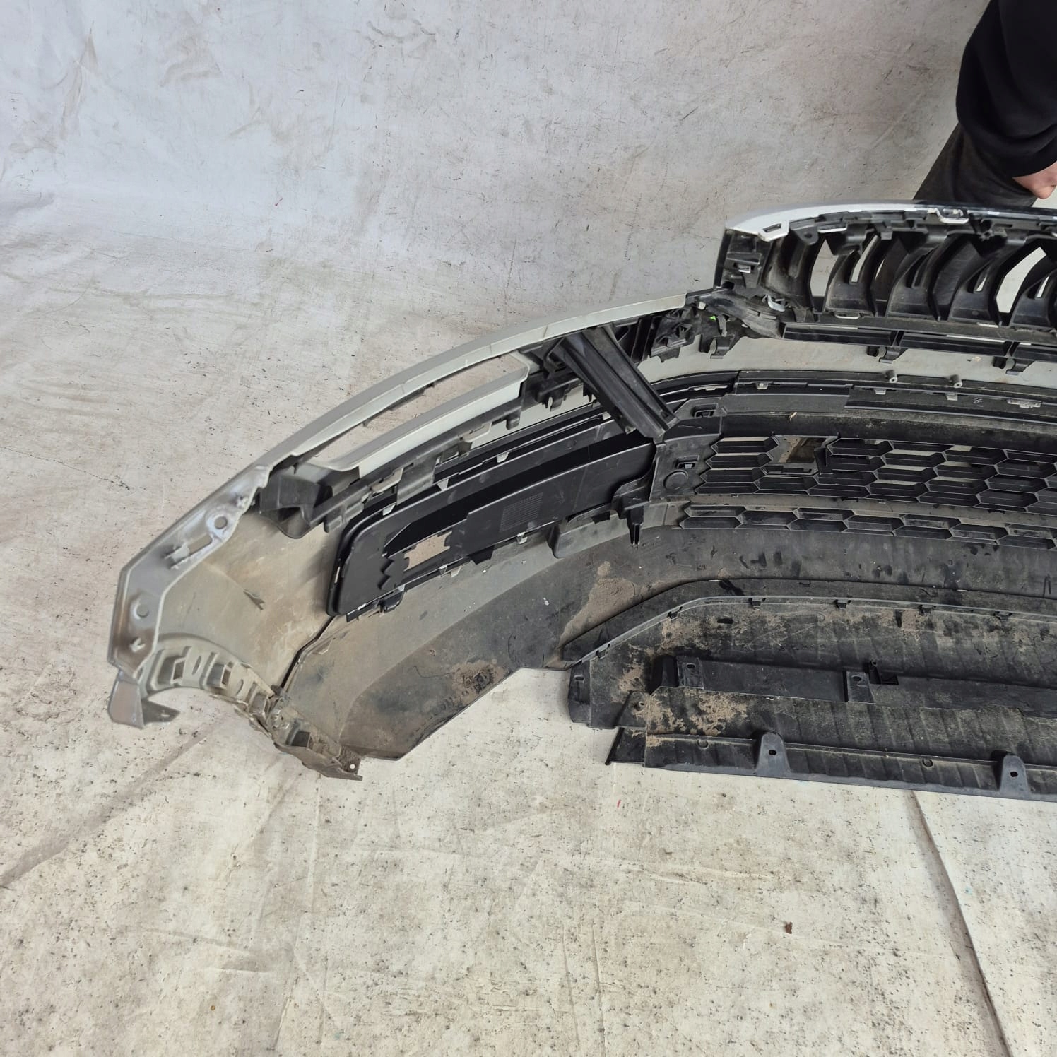 SKODA KODIAQ 565 17- bumper front front PDC SPR 565807221