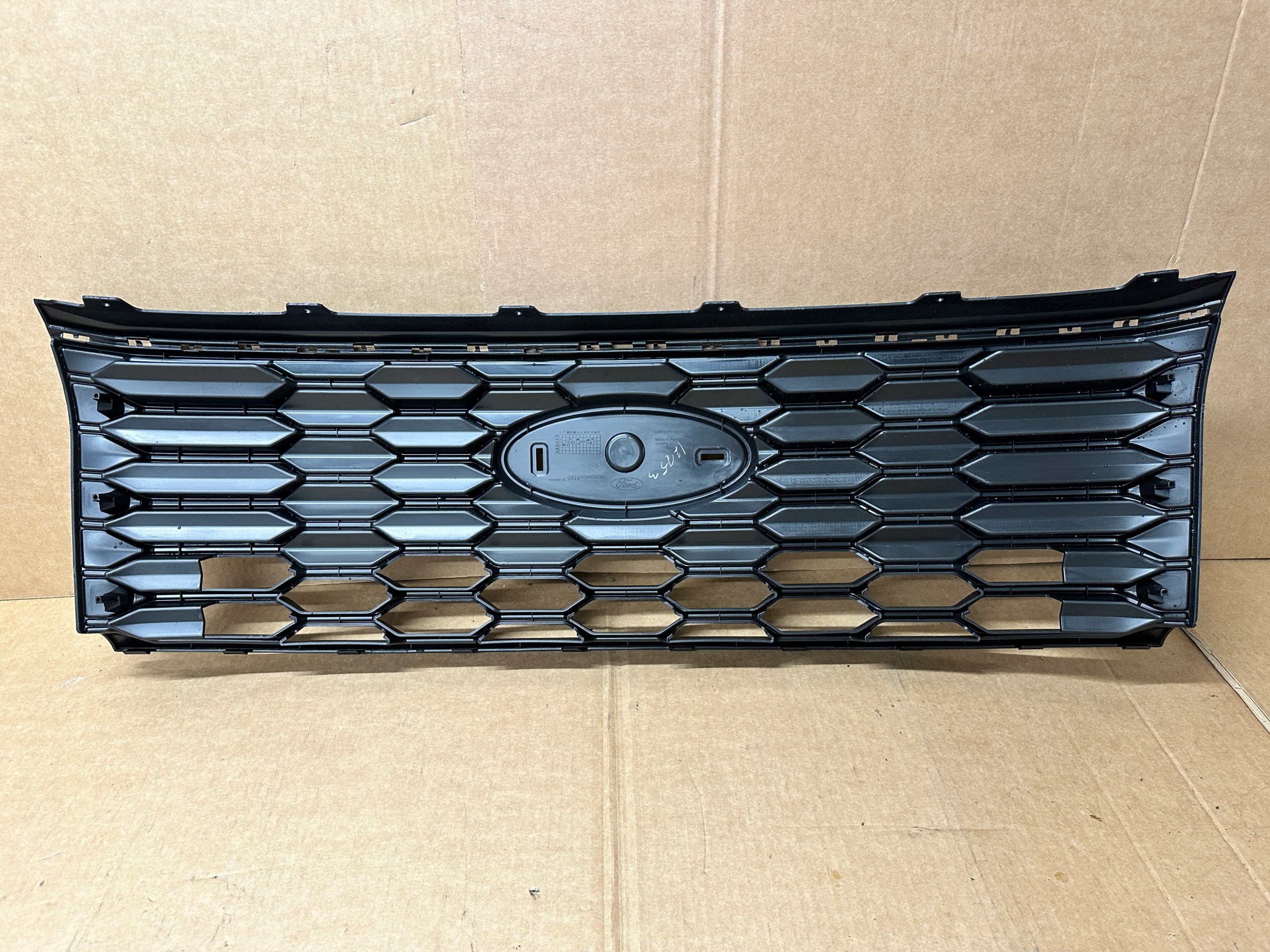 FORD TRANSIT COURIER 23r- maska nova original R2X6-8B271-B