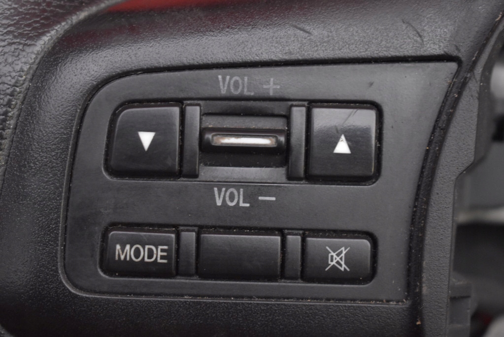 lenkrad SKORZANA MULTIFUNKCYJNA MAZDA 2 DE 07-10