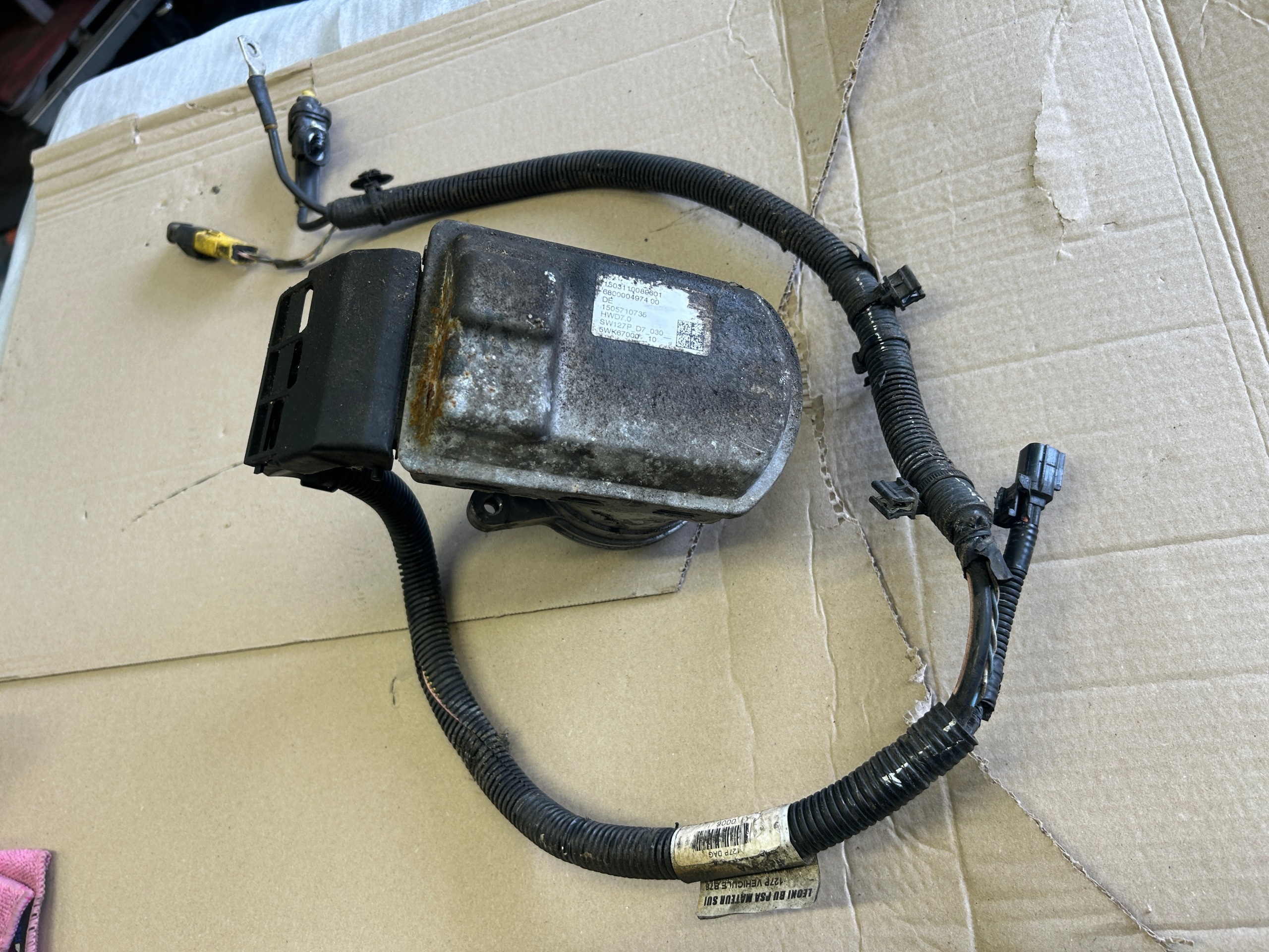 PEUGEOT 308 II T9 engine of control 680000497400